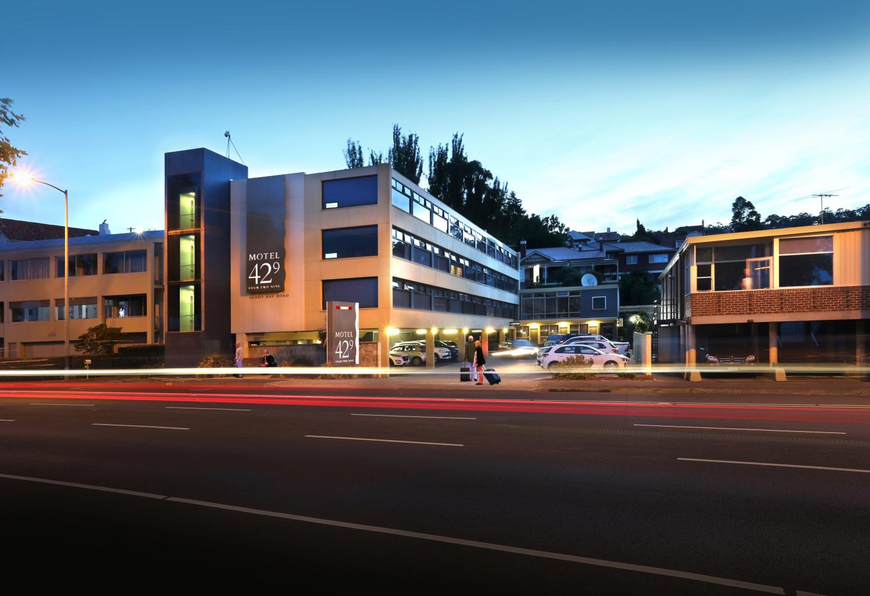 429 Apartments & Suites