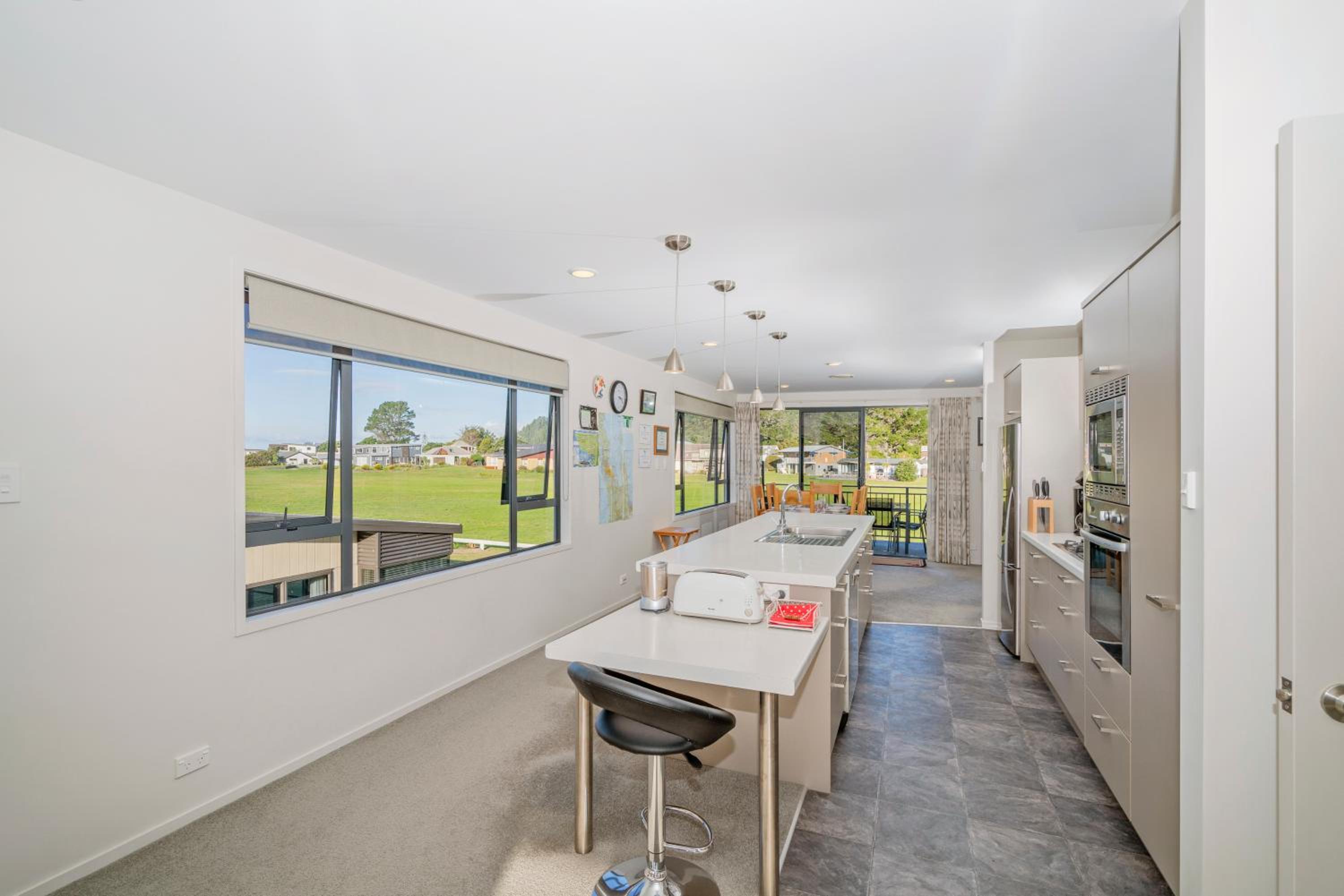 Pauanui Hangar Retreat - Pauanui Holiday Home view 5