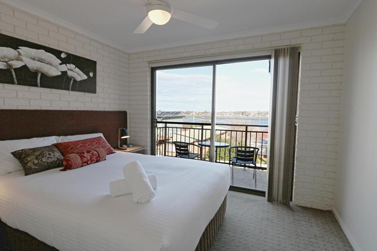 Capri Apartments