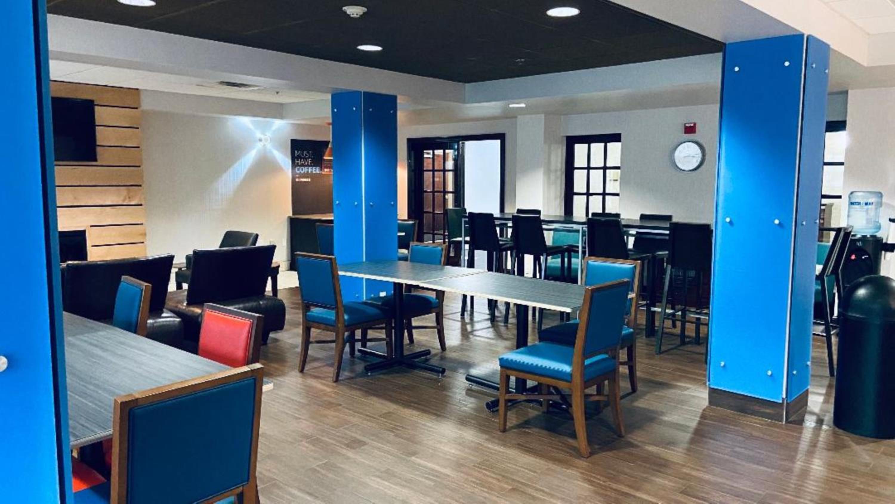 Gadsden Vacations - Holiday Inn Express Hotel  Suites- Gadsden, an IHG Hotel - Property Image 1