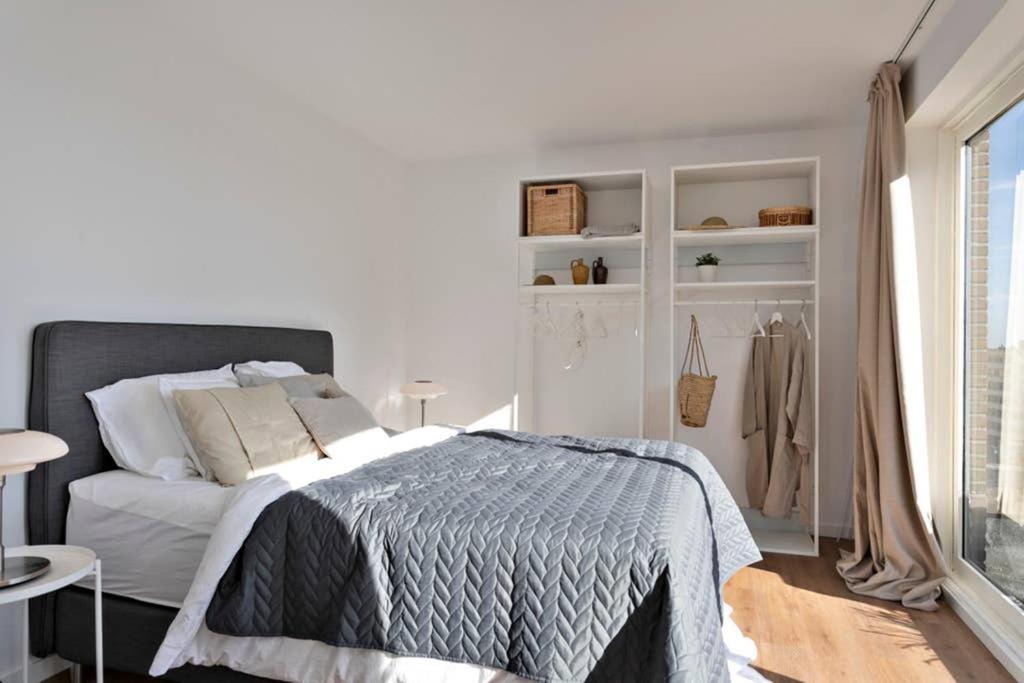 City PENTHOUSE, rooftop terrace, free NETFLIX, wifi and airco view 3
