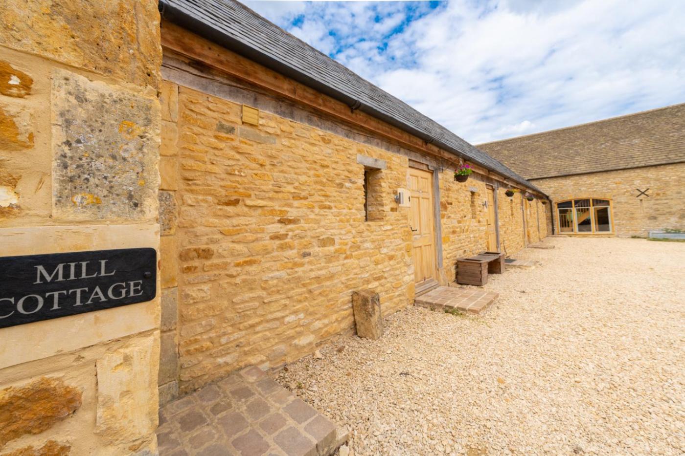 Mill Cottage - Ash Farm Cotswolds view 3