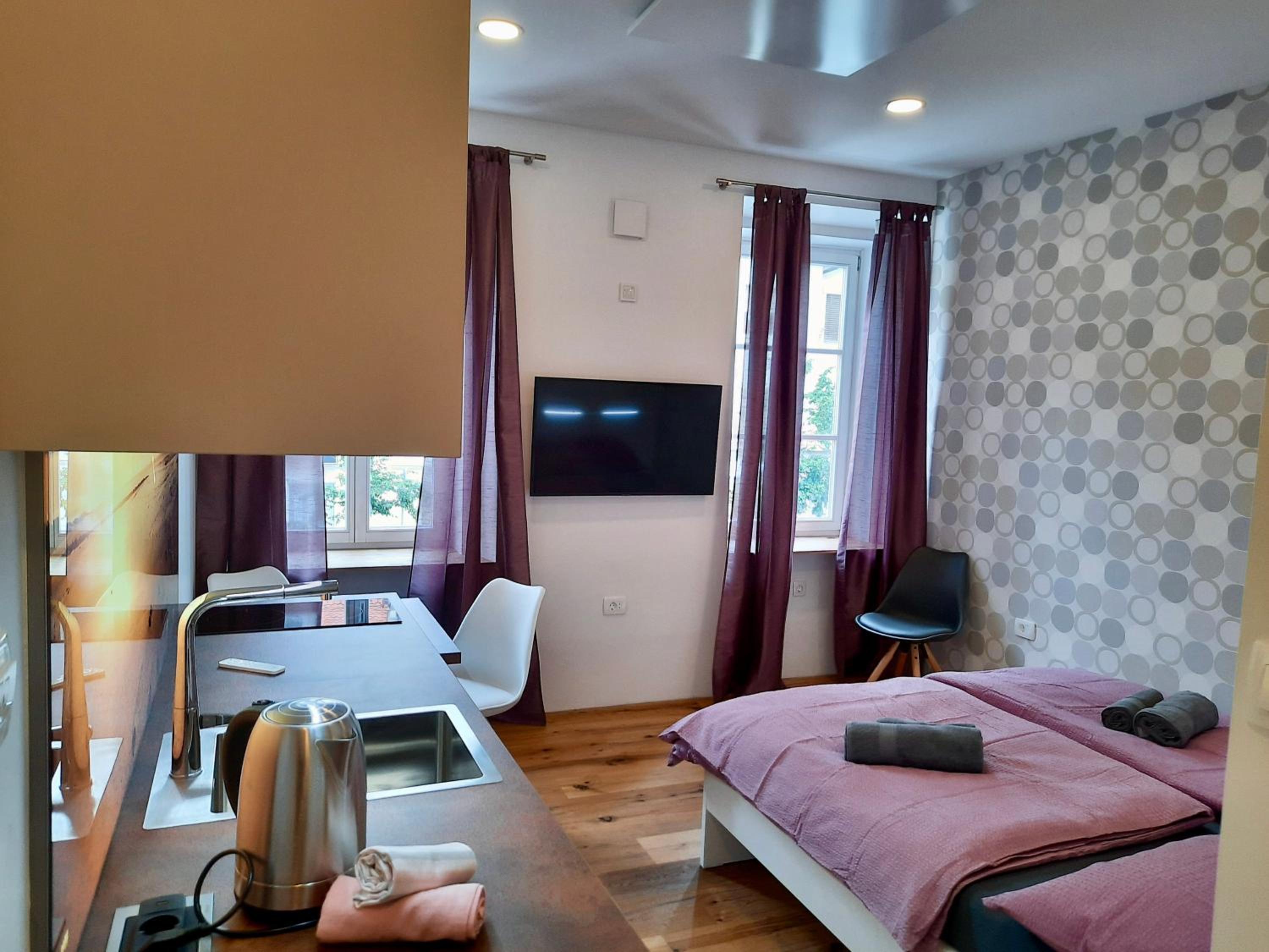 Apartment Gold view 2