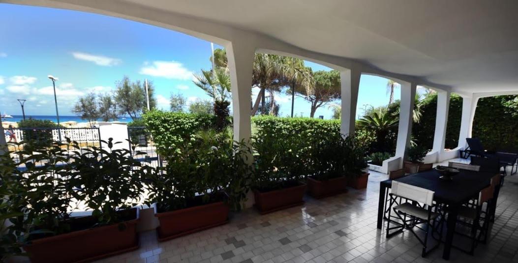 VILLA AZZURRA beachfront Mondello - Palermo view 4