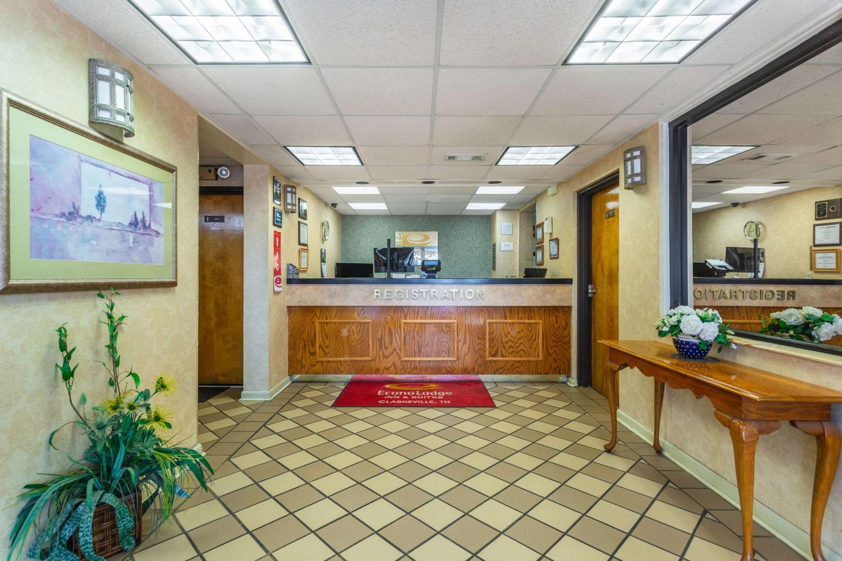 Econo Lodge & Suites Clarksville near Governors Square Mall view 5
