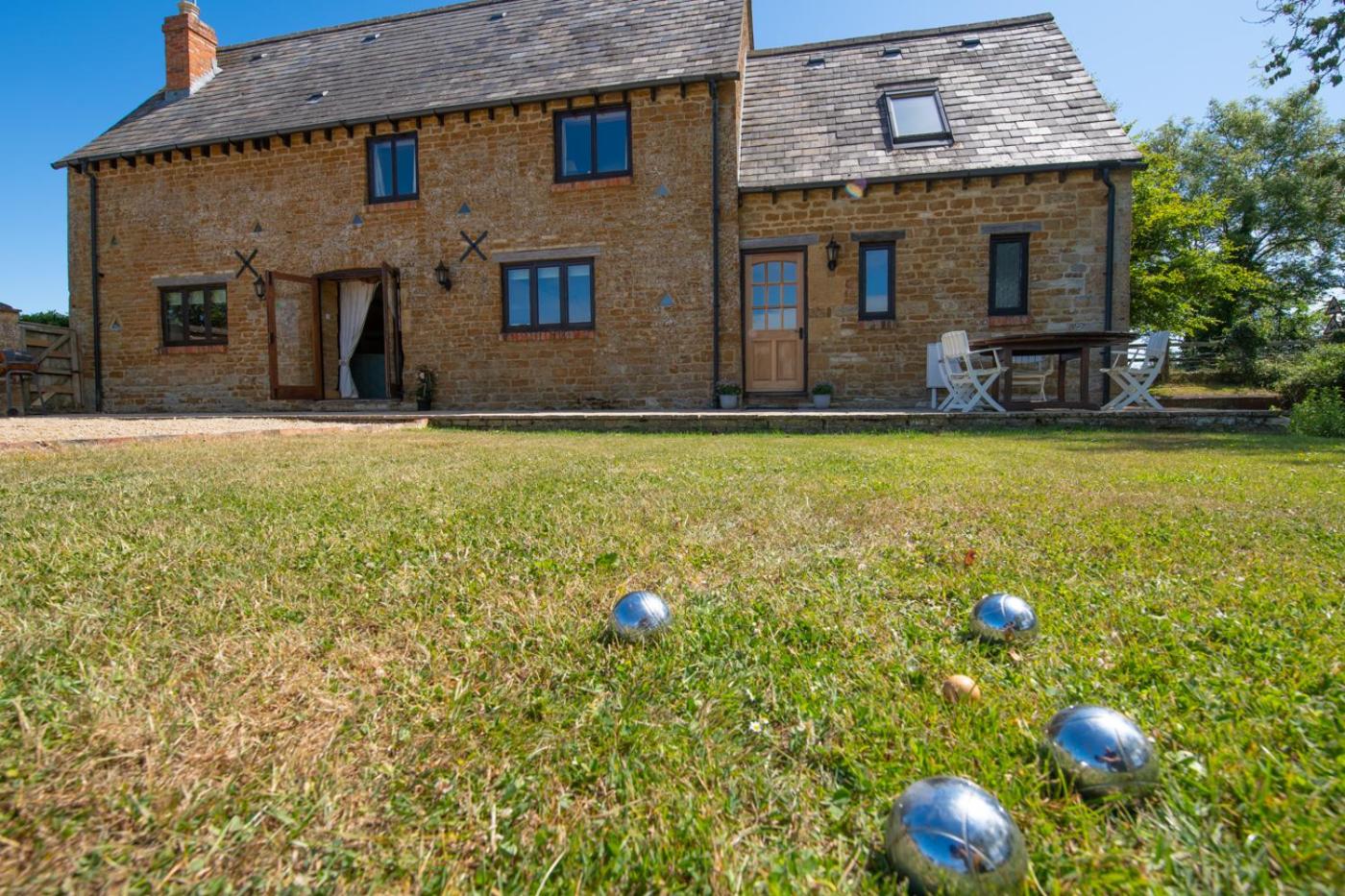Jay Barn - Ash Farm Cotswolds view 3