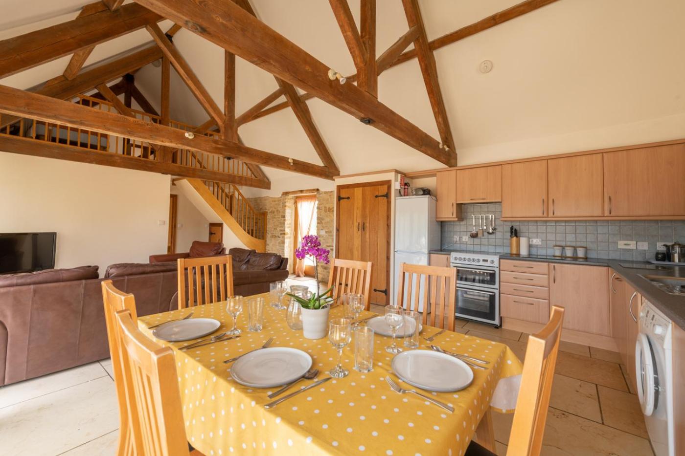 The Oaks - Ash Farm Cotswolds view 2