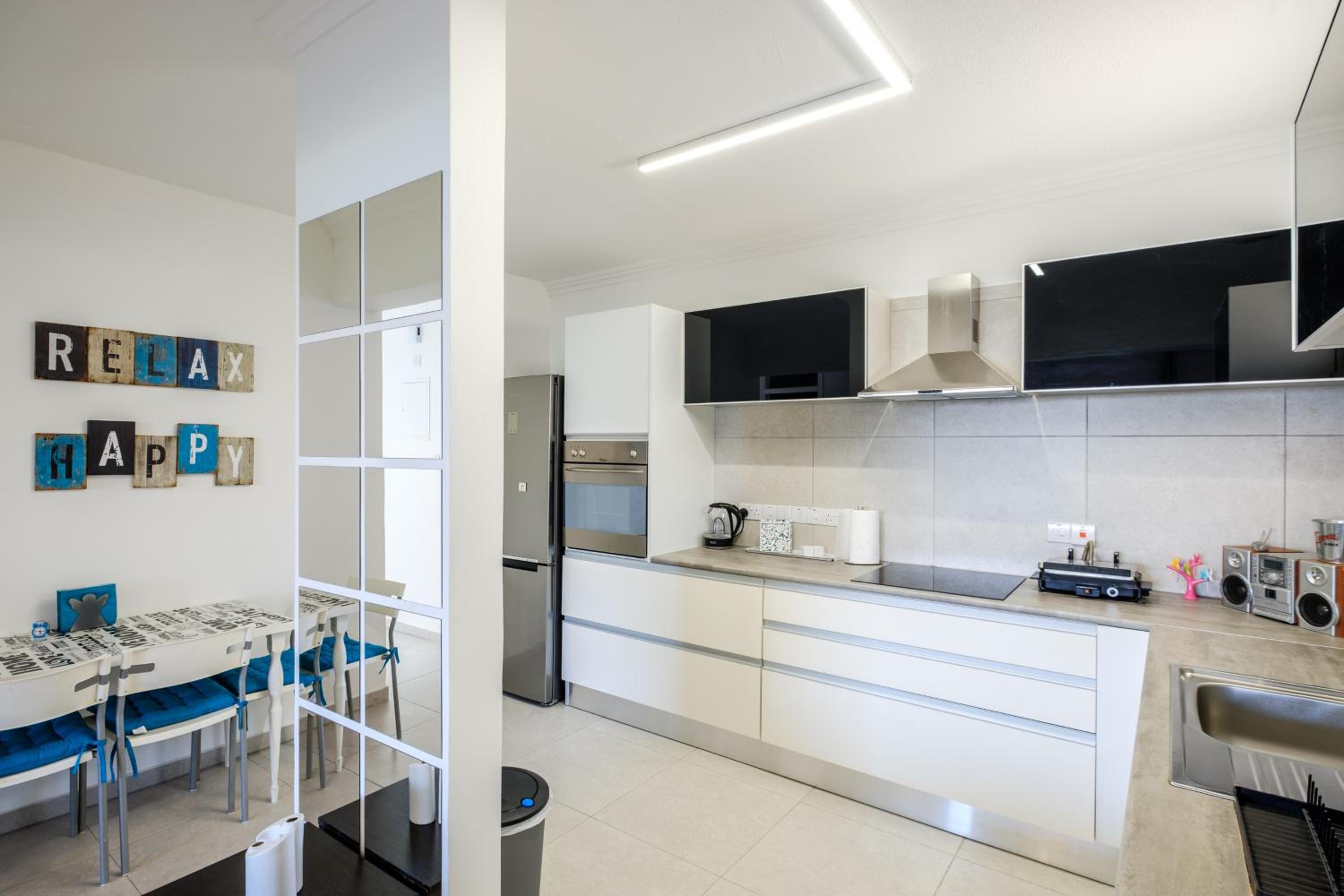 Lovely 2 BR Vacation Apt Kohili Beach - 3 Min Walk