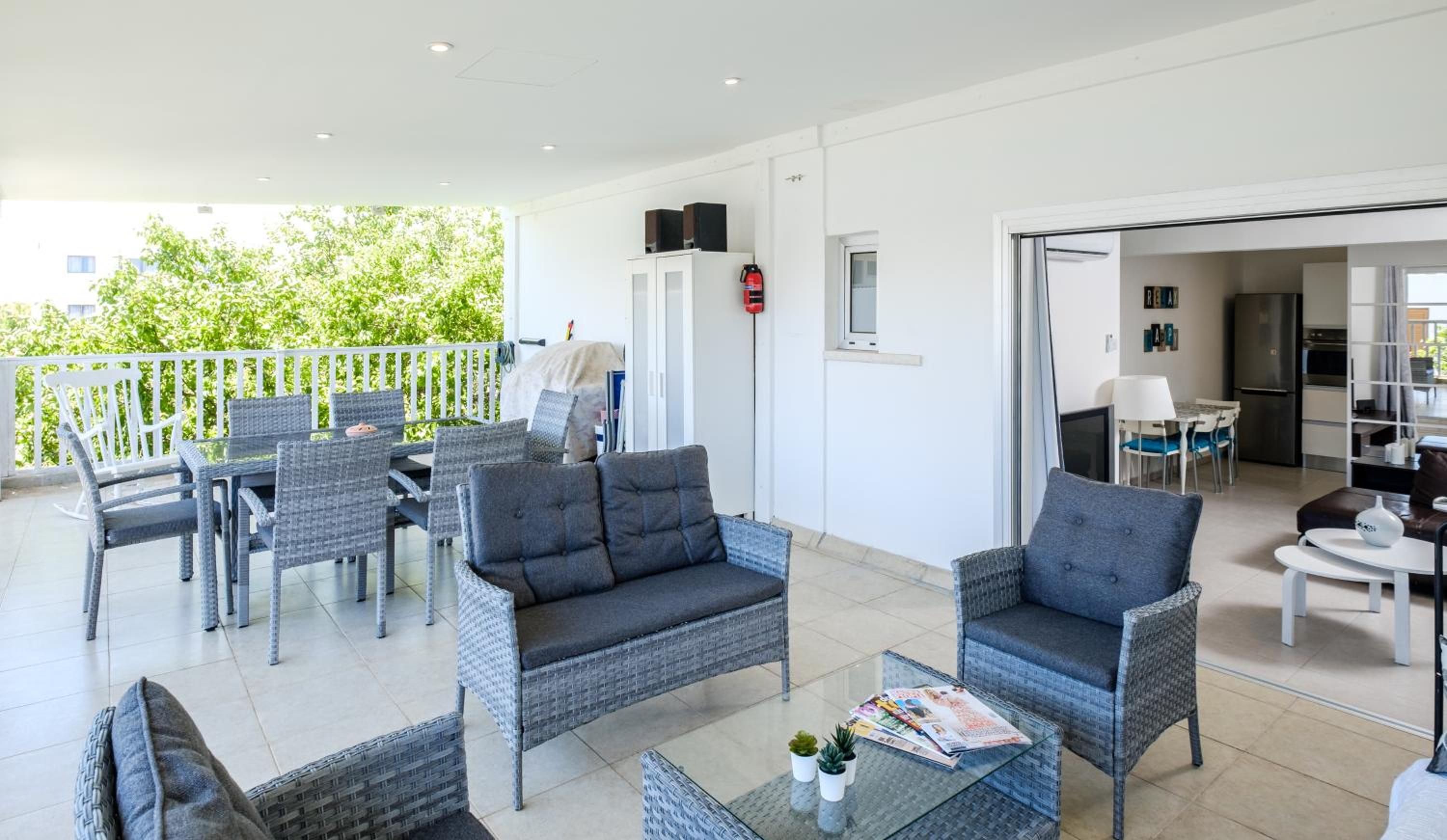 Lovely 2 BR Vacation Apt Kohili Beach - 3 Min Walk