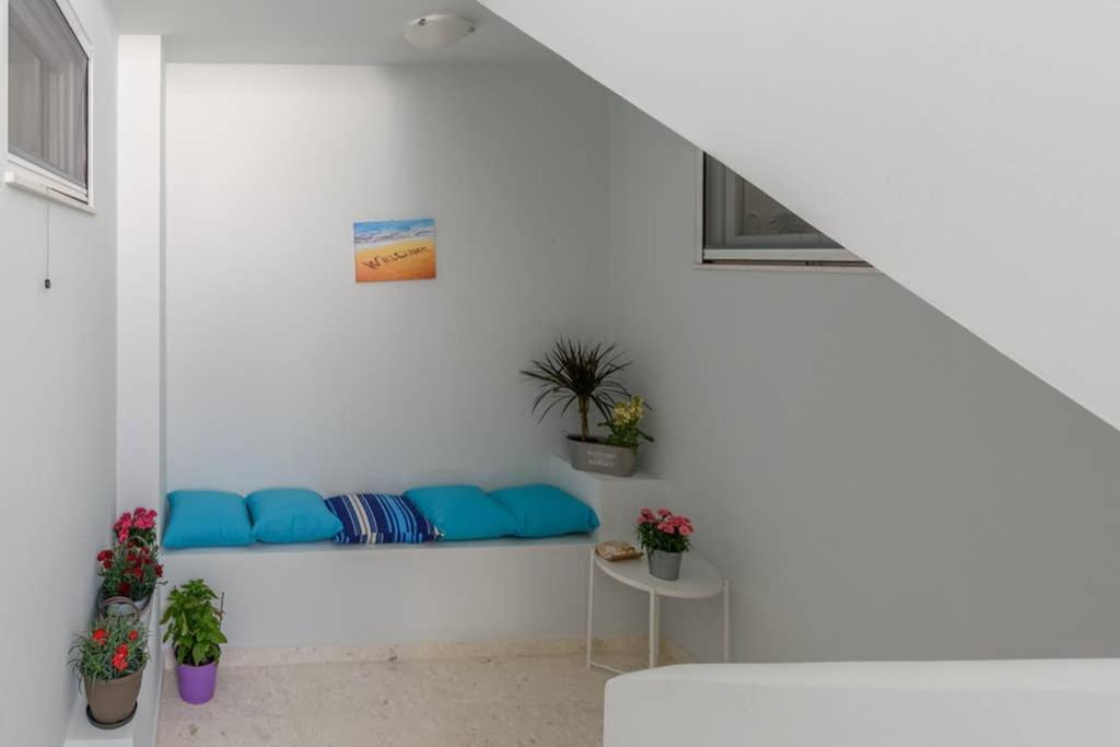 Seashell Apt 2 view 3
