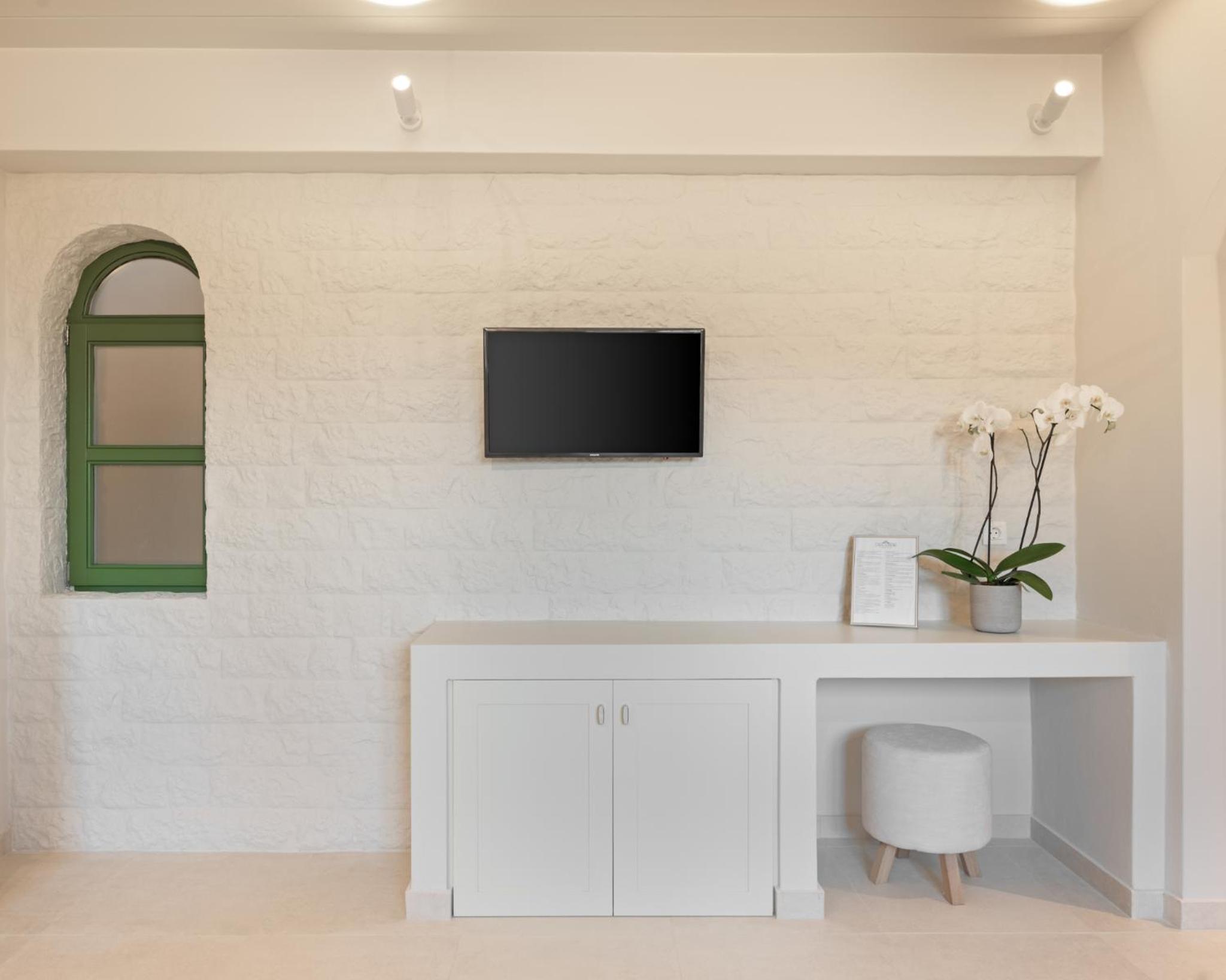 Casa Di Fiori Andros Suites