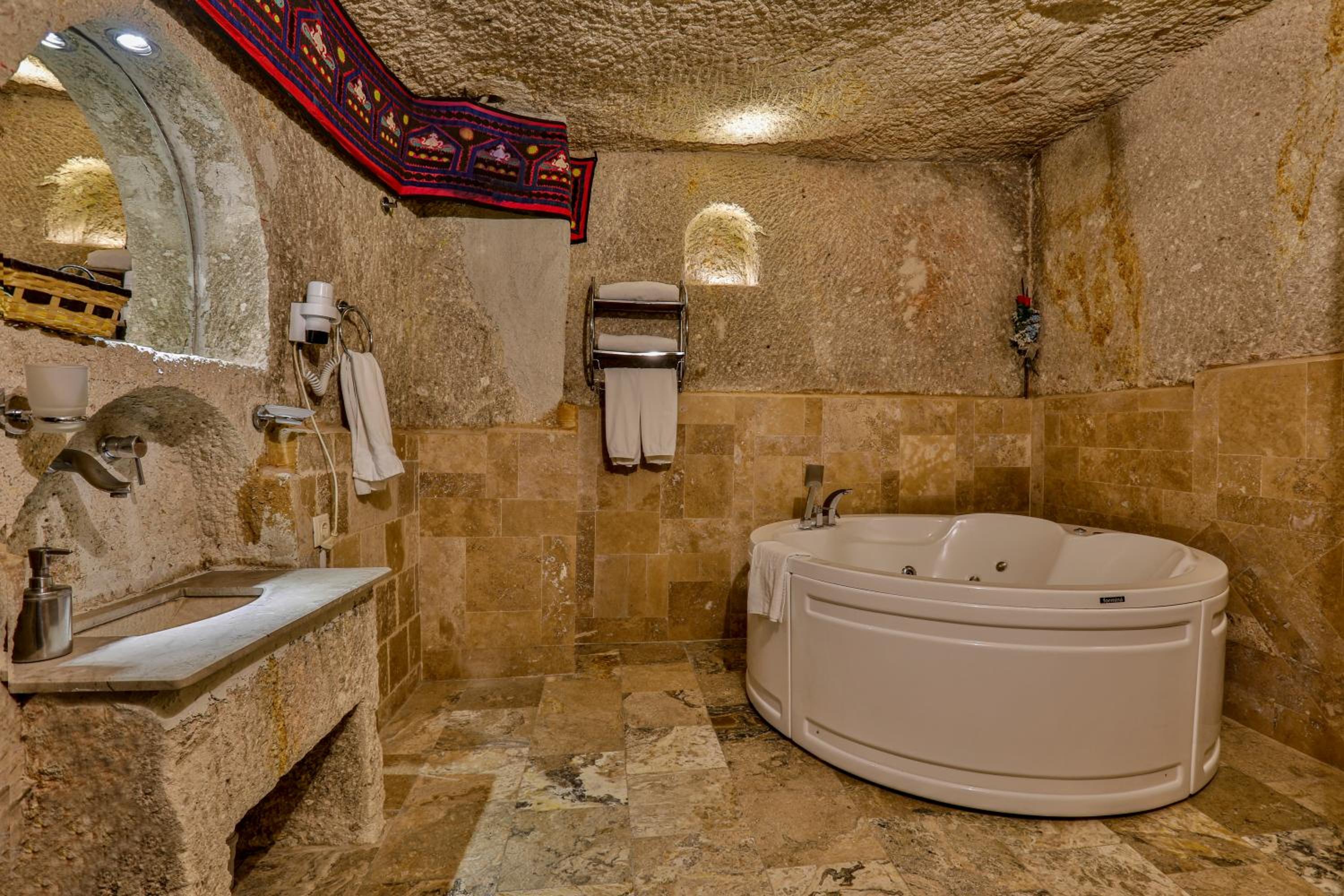 Hidden Cave Hotel - Image 51