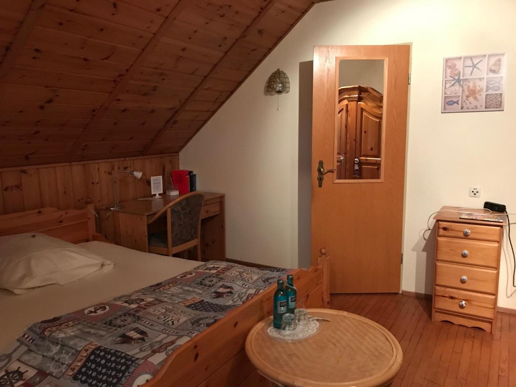 Schumacher's Landhaus - Bücherhotel