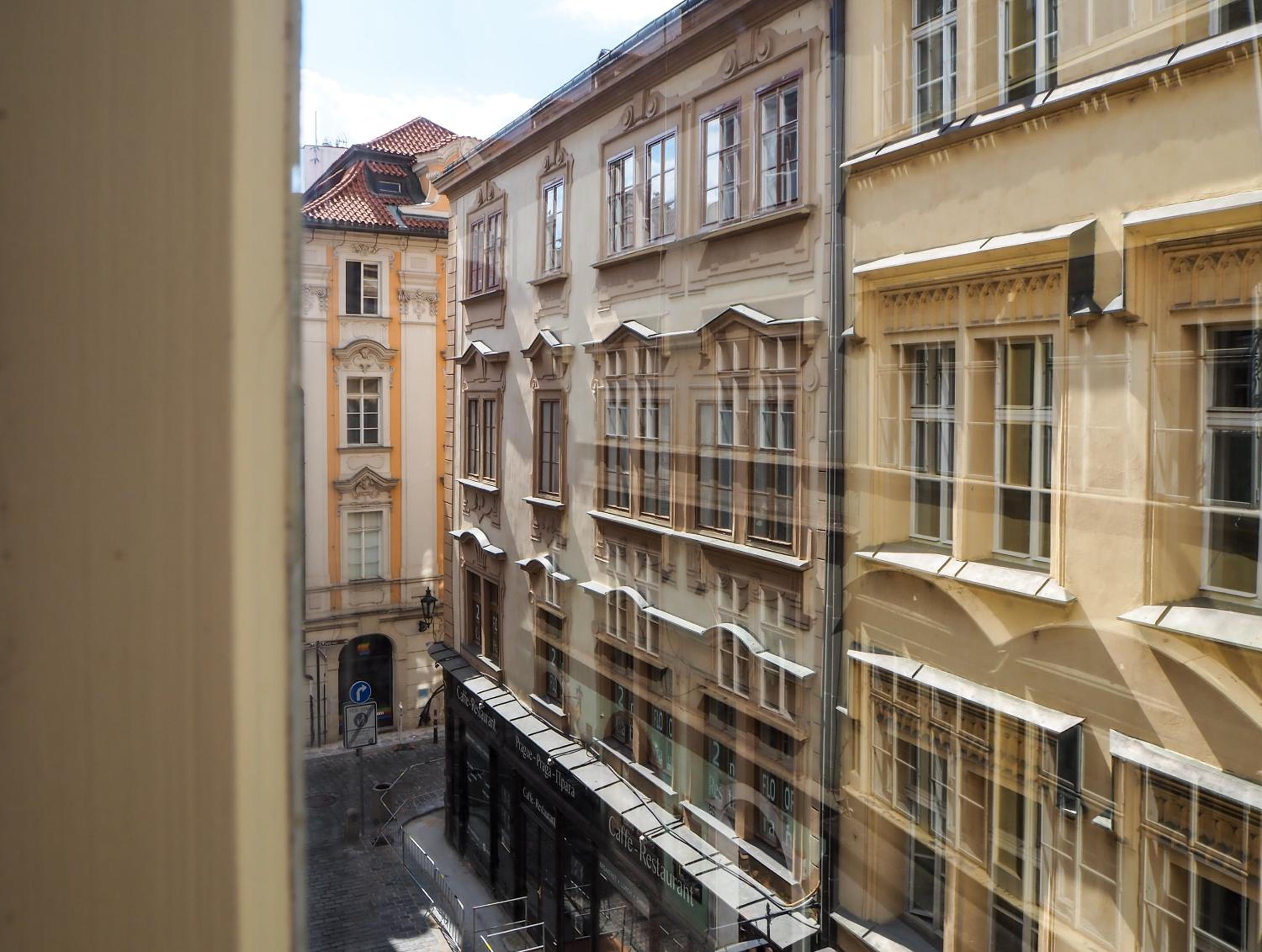 Karlova - Old Town Apartment