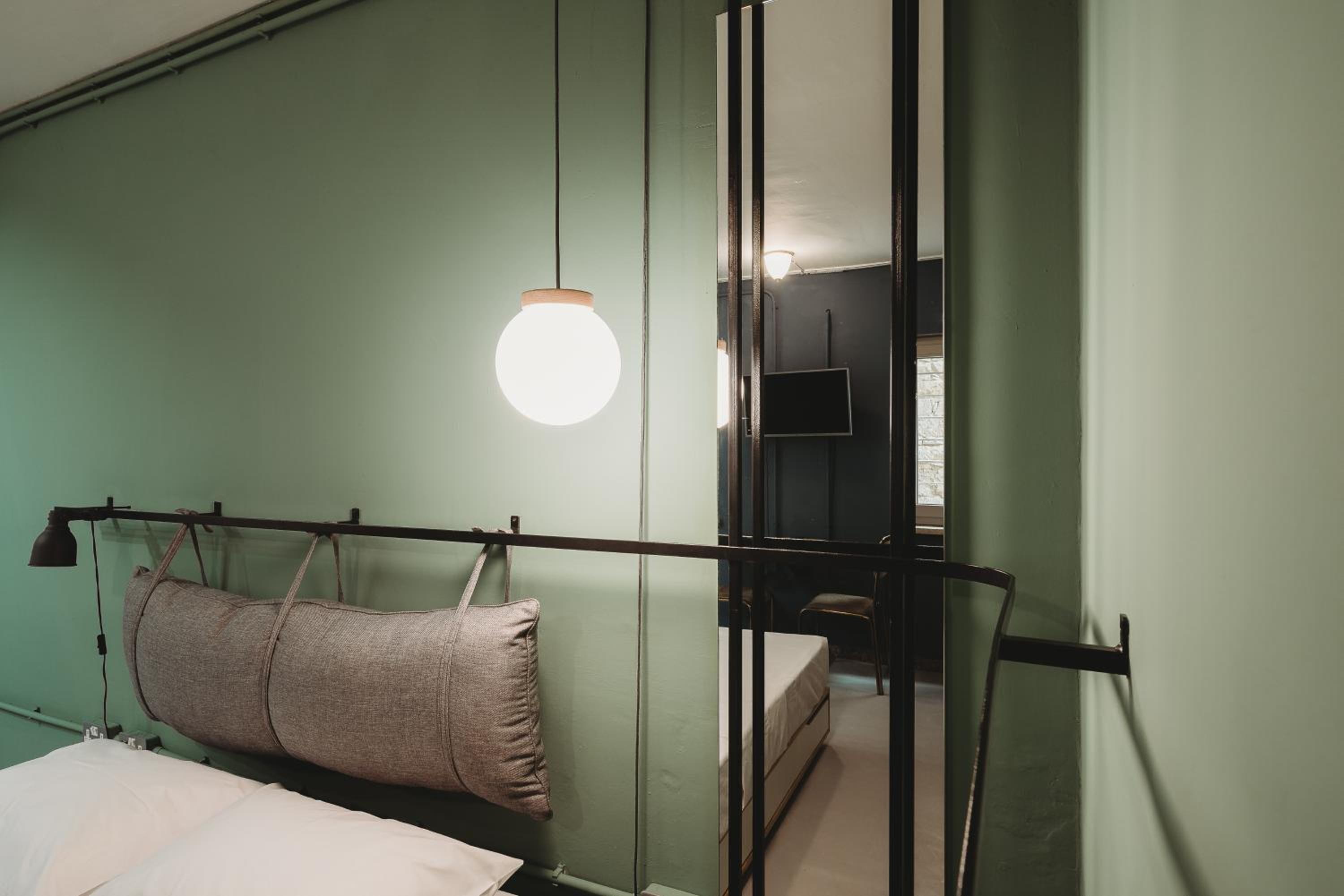 eins rooms - city center