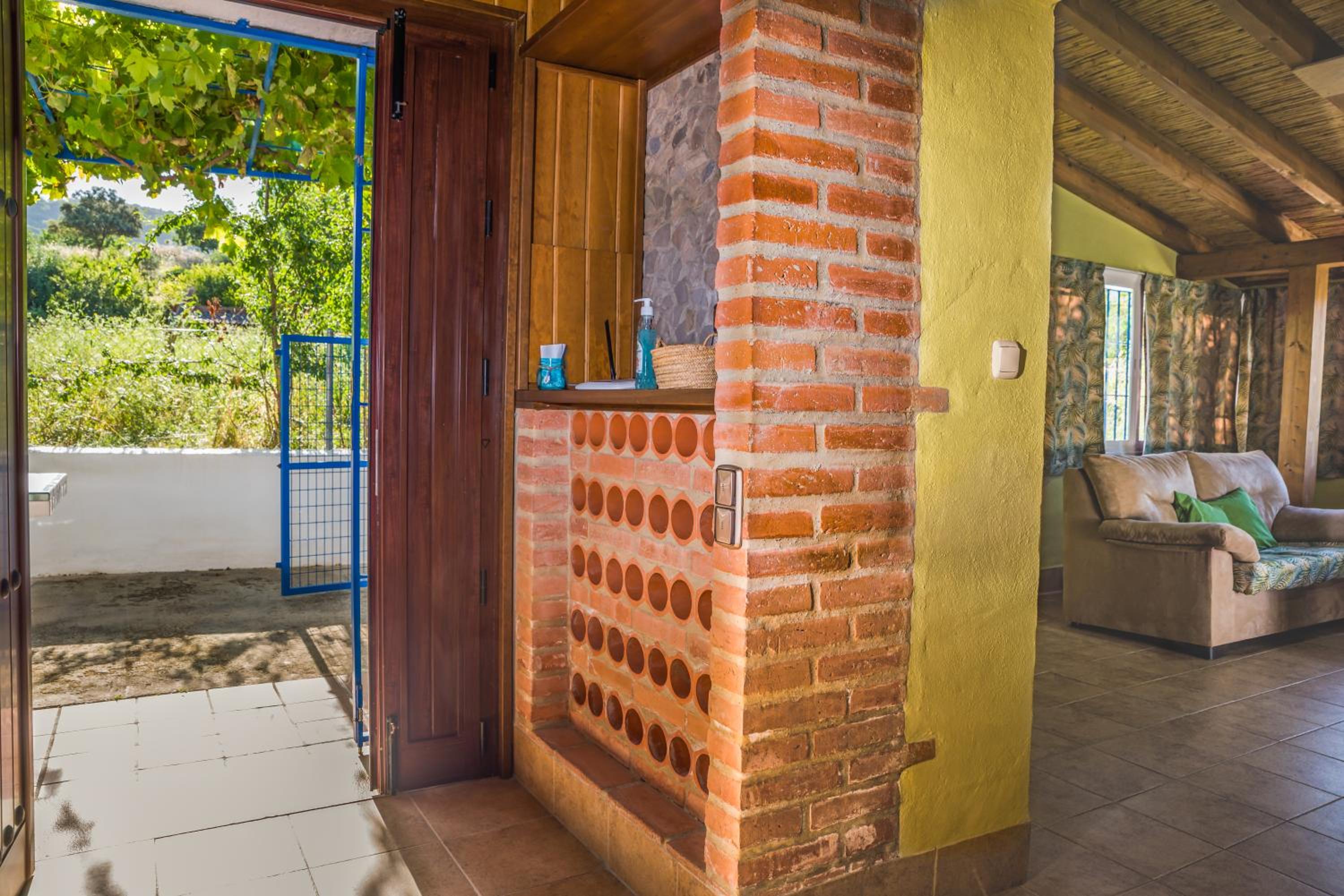 Photo 8