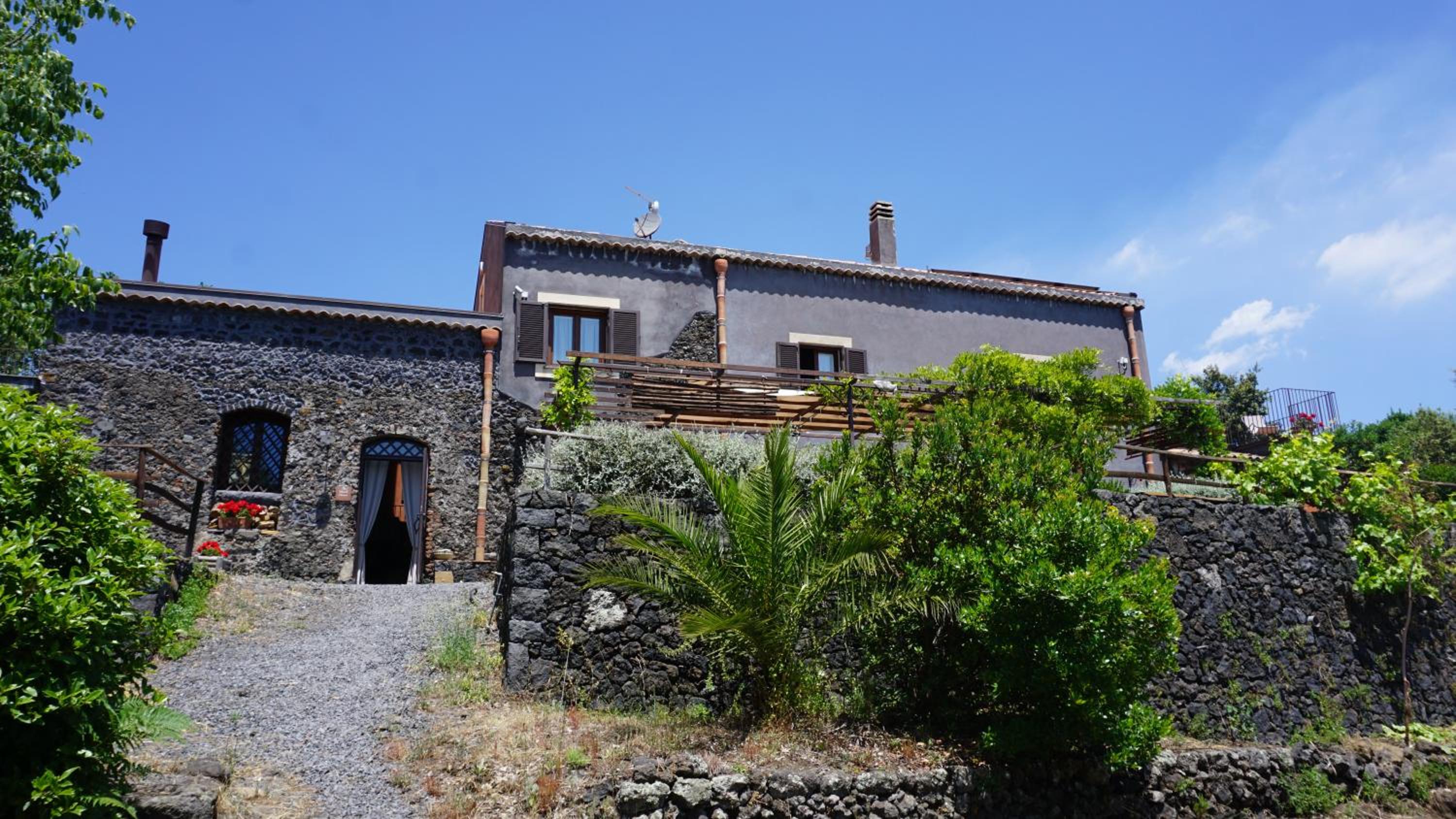 Casa Etnea view 2