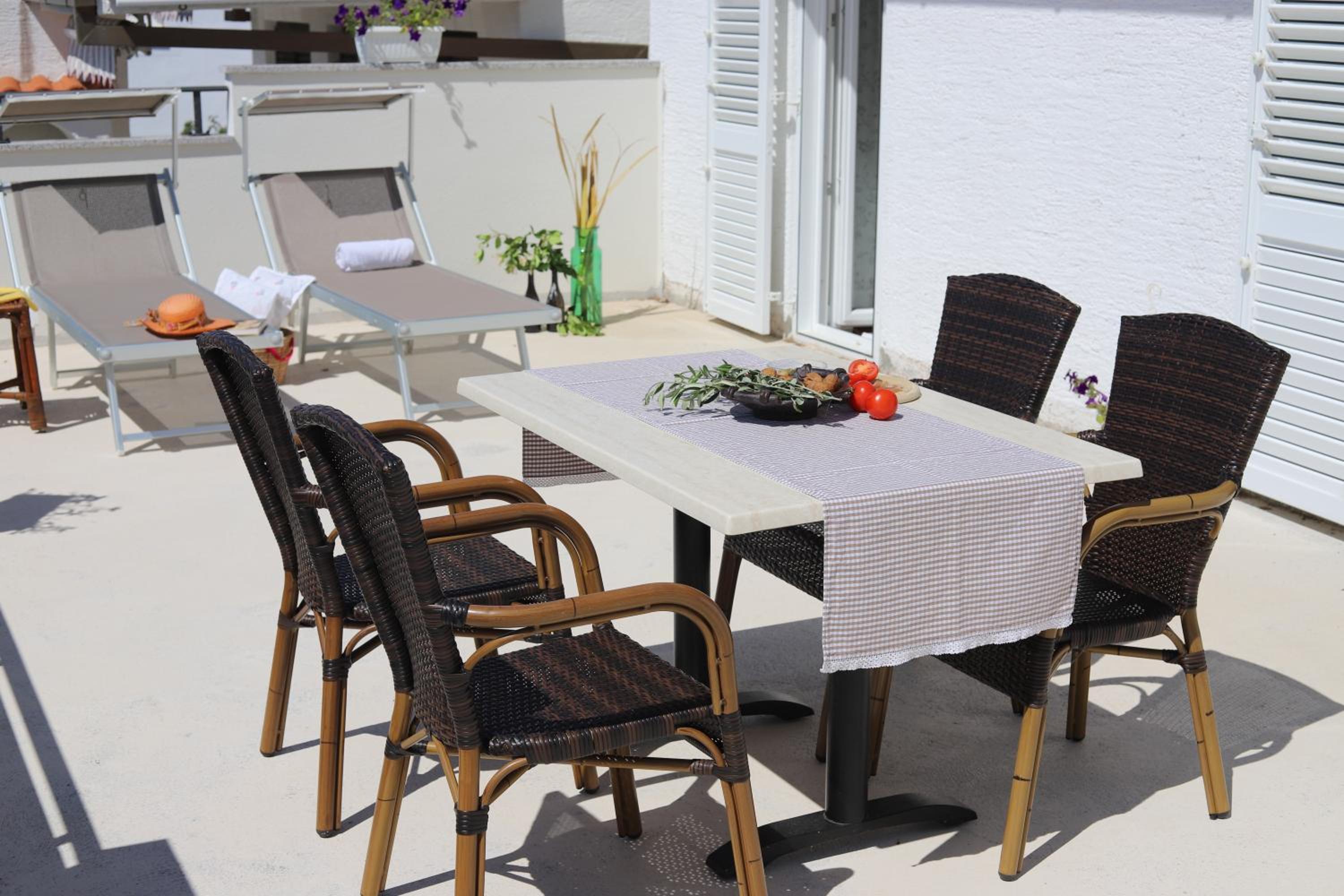App Sanny with nice terrace view 3