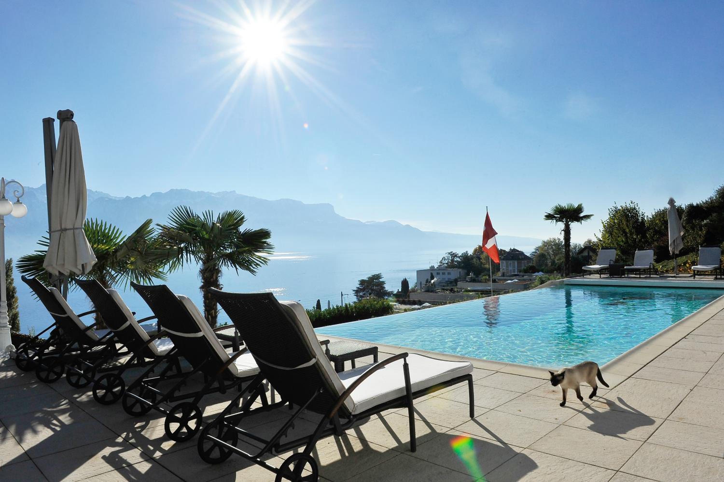 Corseaux Beach rooms-Riviera Beach apartments