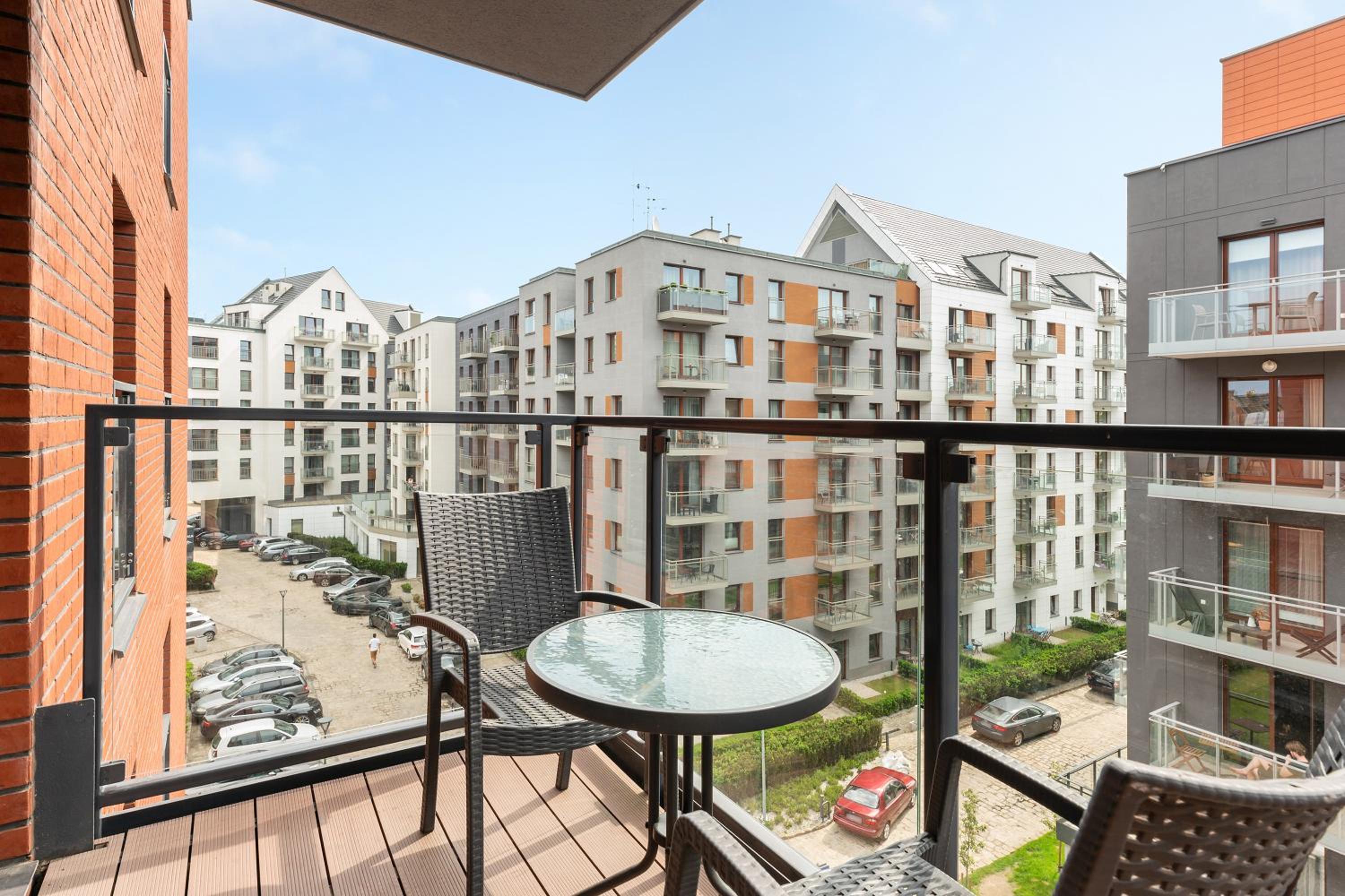 Chmielna Park - City Center & Parking by Downtown Apartments