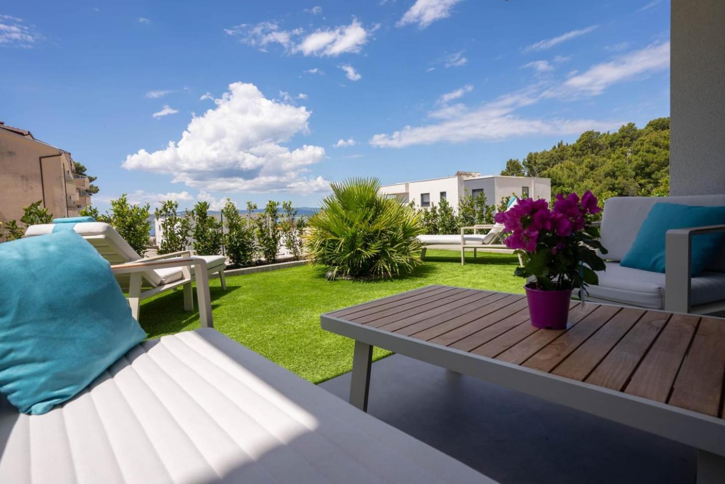 Apartmani Lara view 5