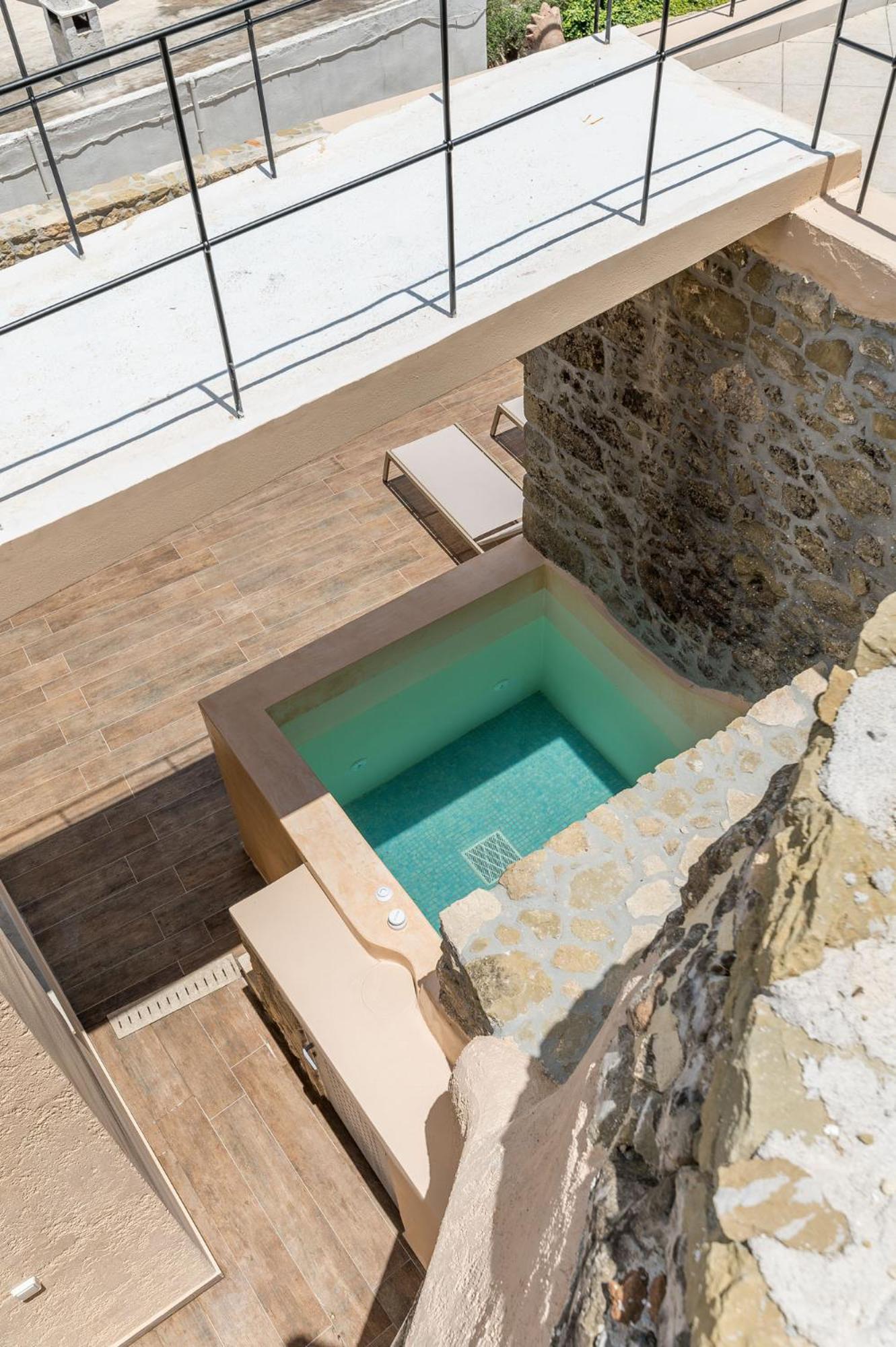 Pera Chorio - Daphne - Artist stone house with countryside views photo 5