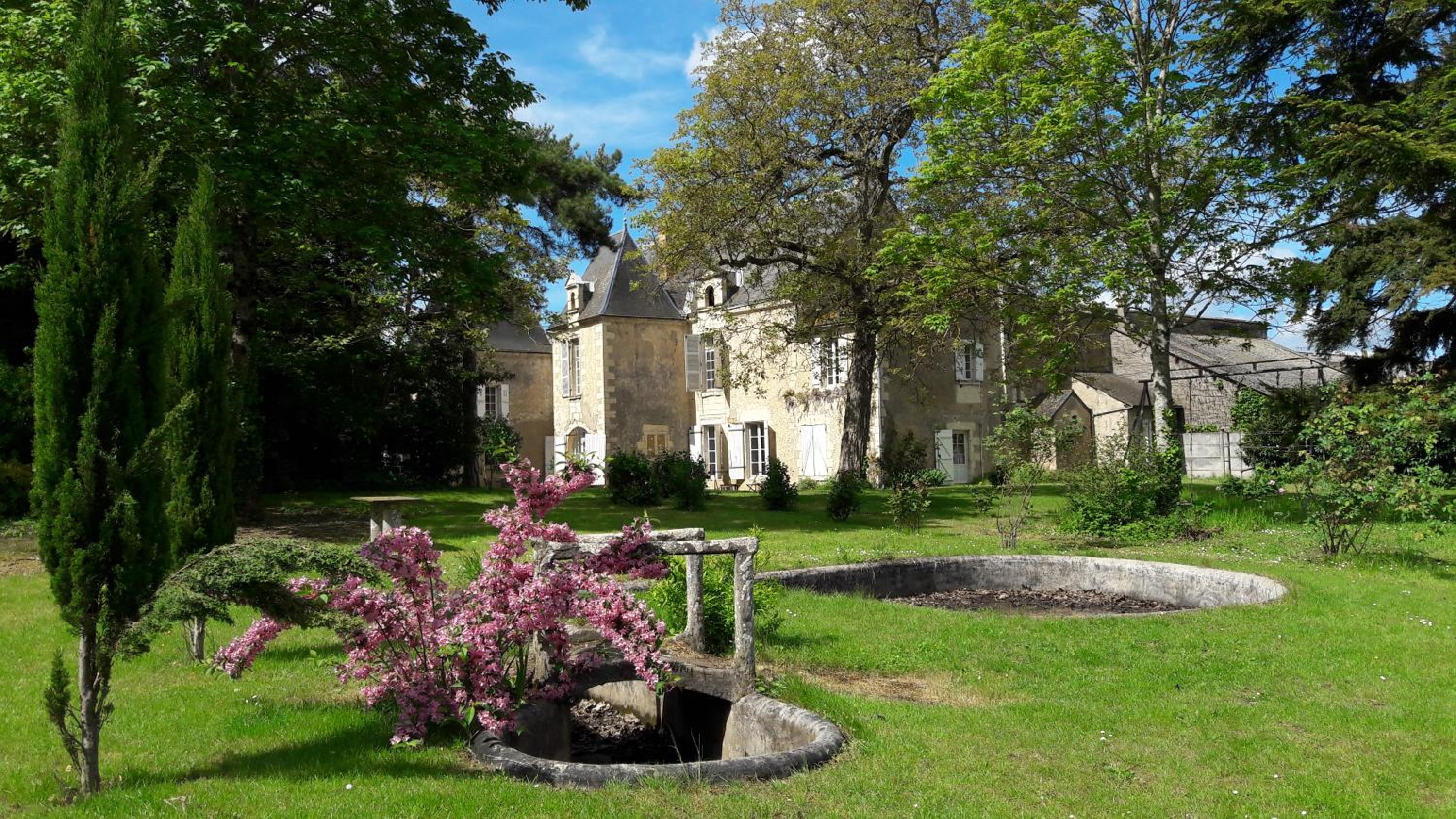 Manoir du Bellay view 3