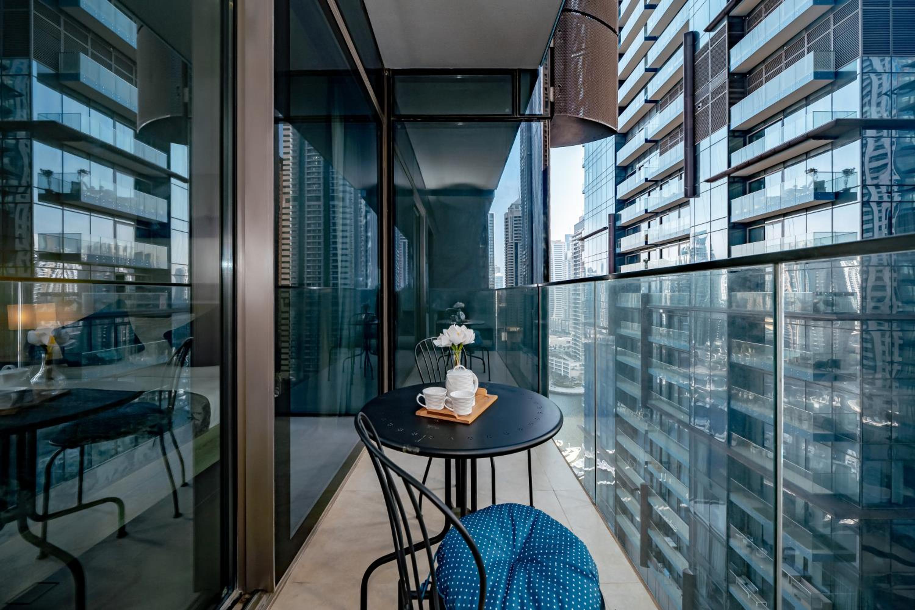 HiGuests - Unique Studio With Stunning Panoramic Marina Views