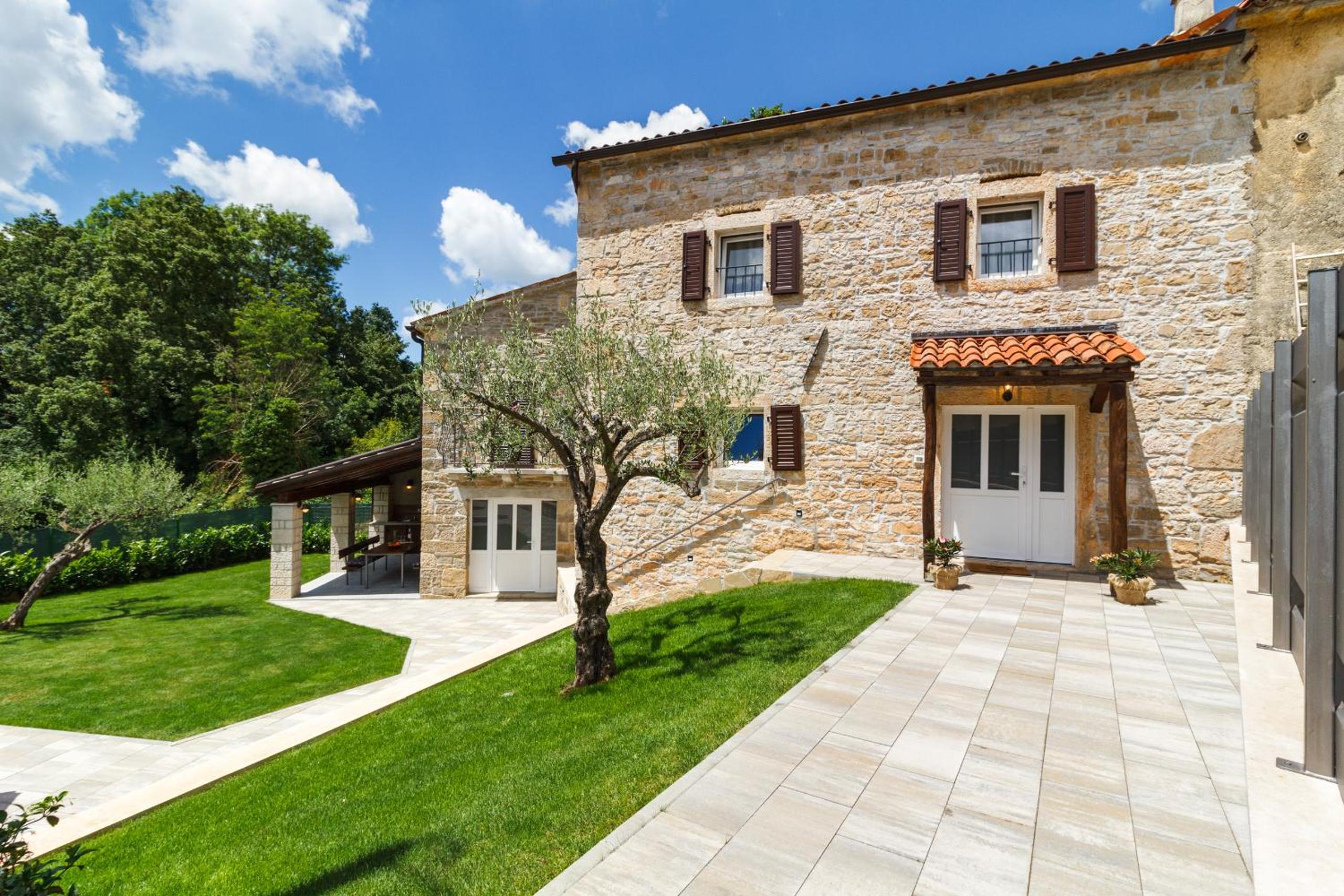 Villa Zoro with a lovely garden and a private POOL in the middle of Istria view 3