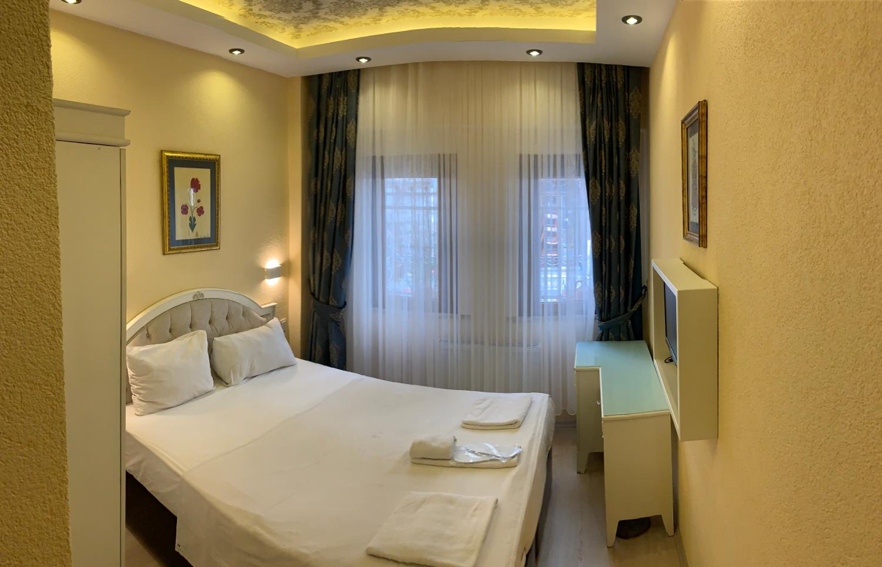 elisa hotel
