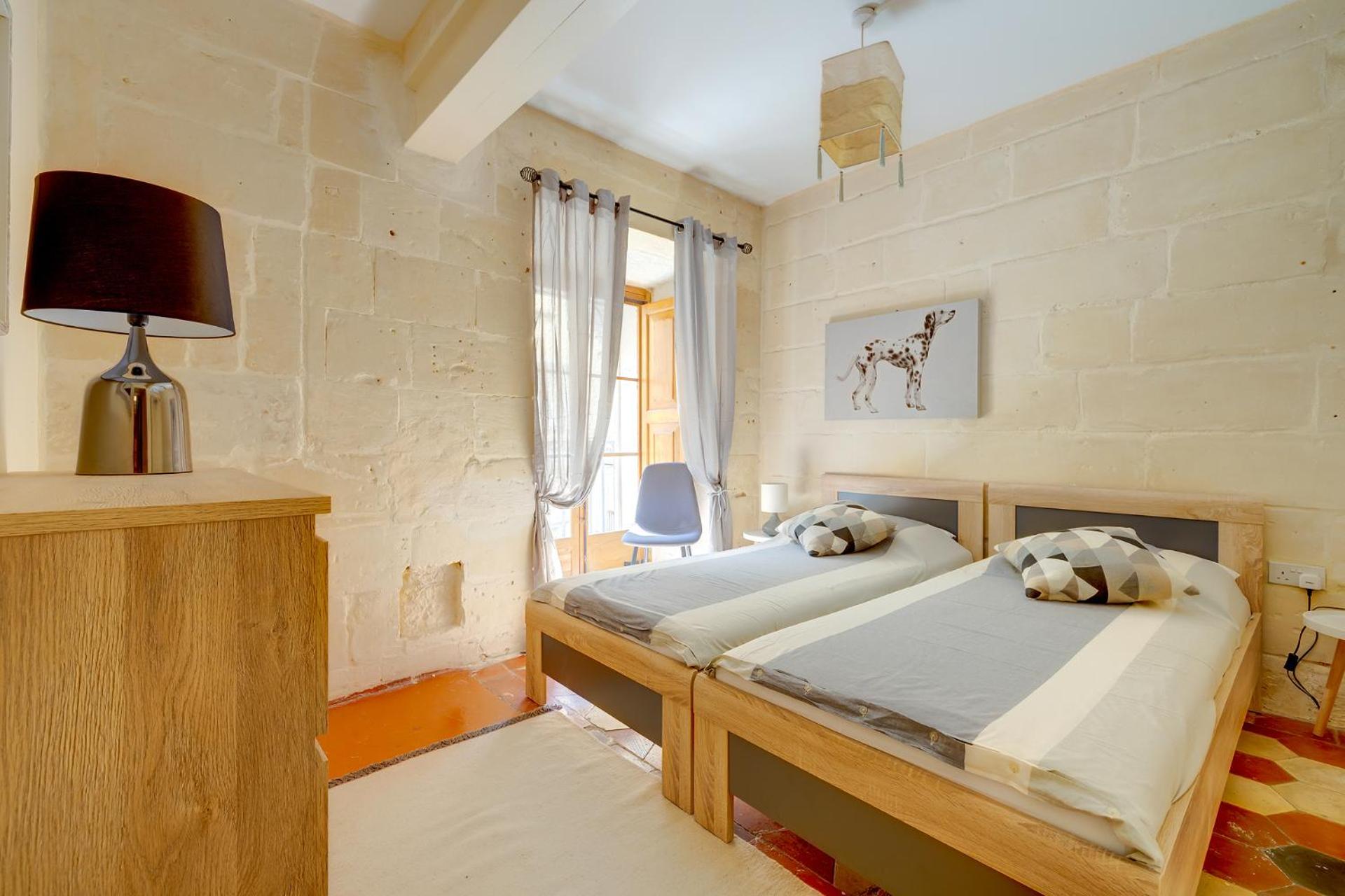 Central and Cosy 2BR Apt in Valletta by Buena Vista view 5