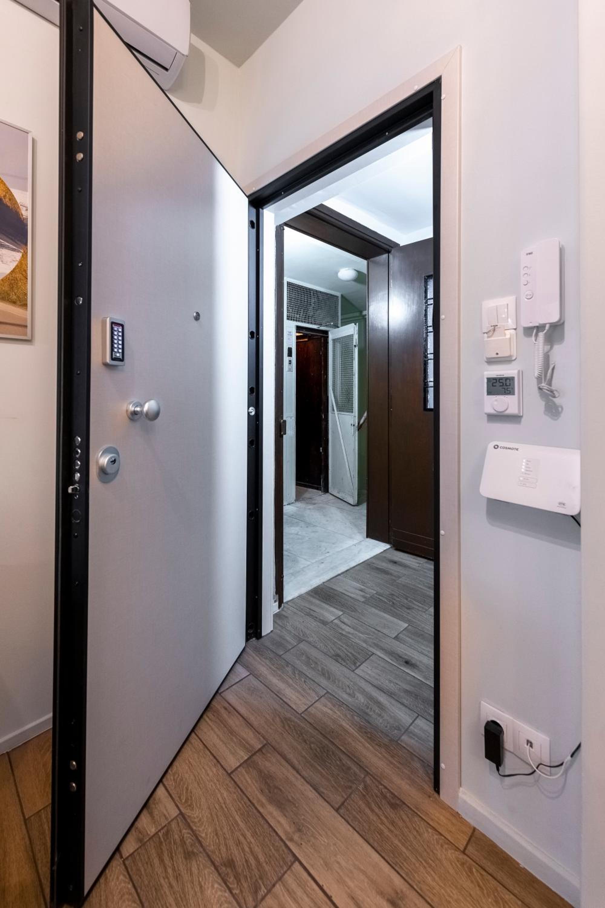 Modern 5BD Apartment in the Heart of Athens