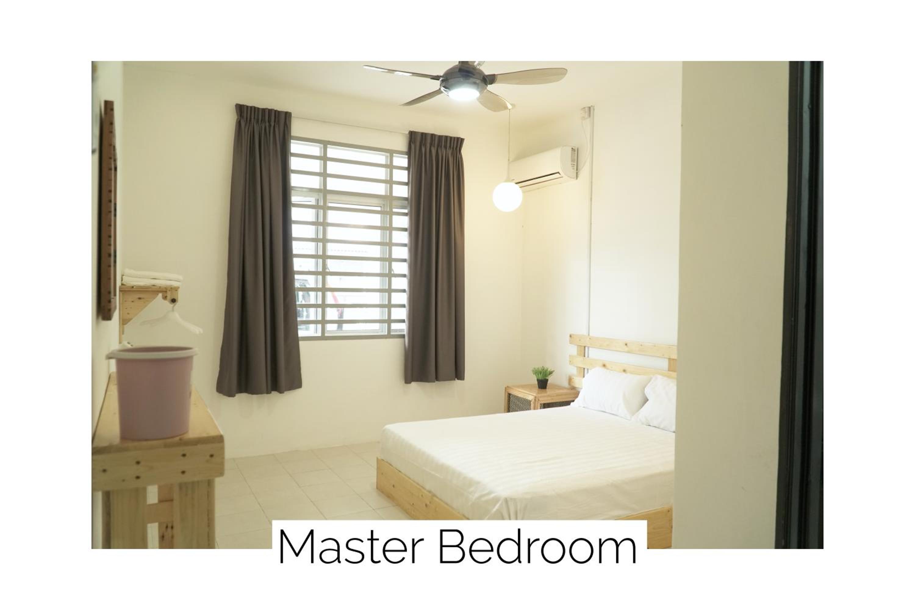 Cozy, Spacious, Air Cond UMP Gambang Homestay -- The Pigeon Guest House photo 2