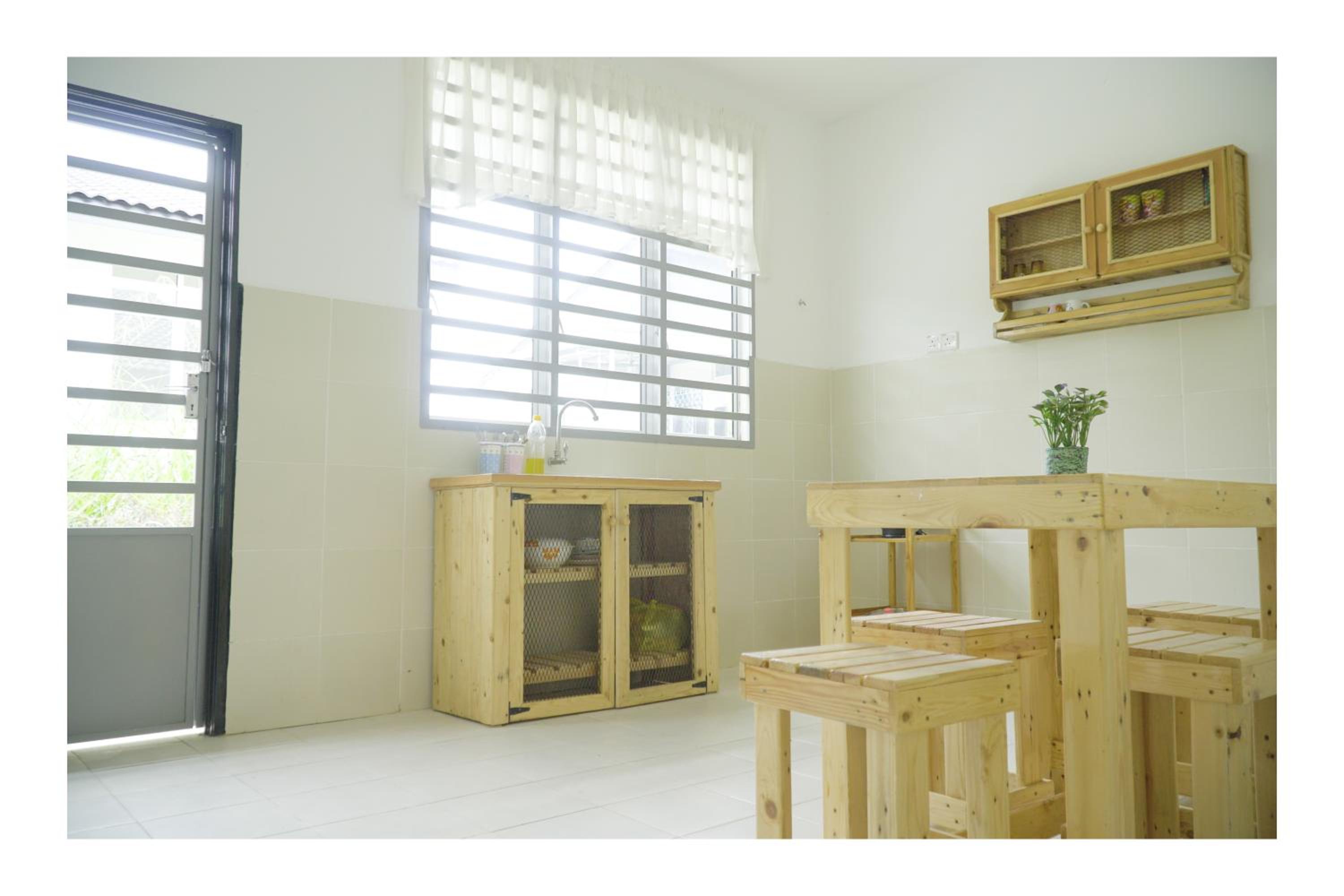 Cozy, Spacious, Air Cond UMP Gambang Homestay -- The Pigeon Guest House photo 6