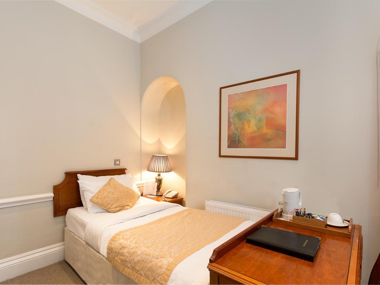 Staunton Hotel photo 2
