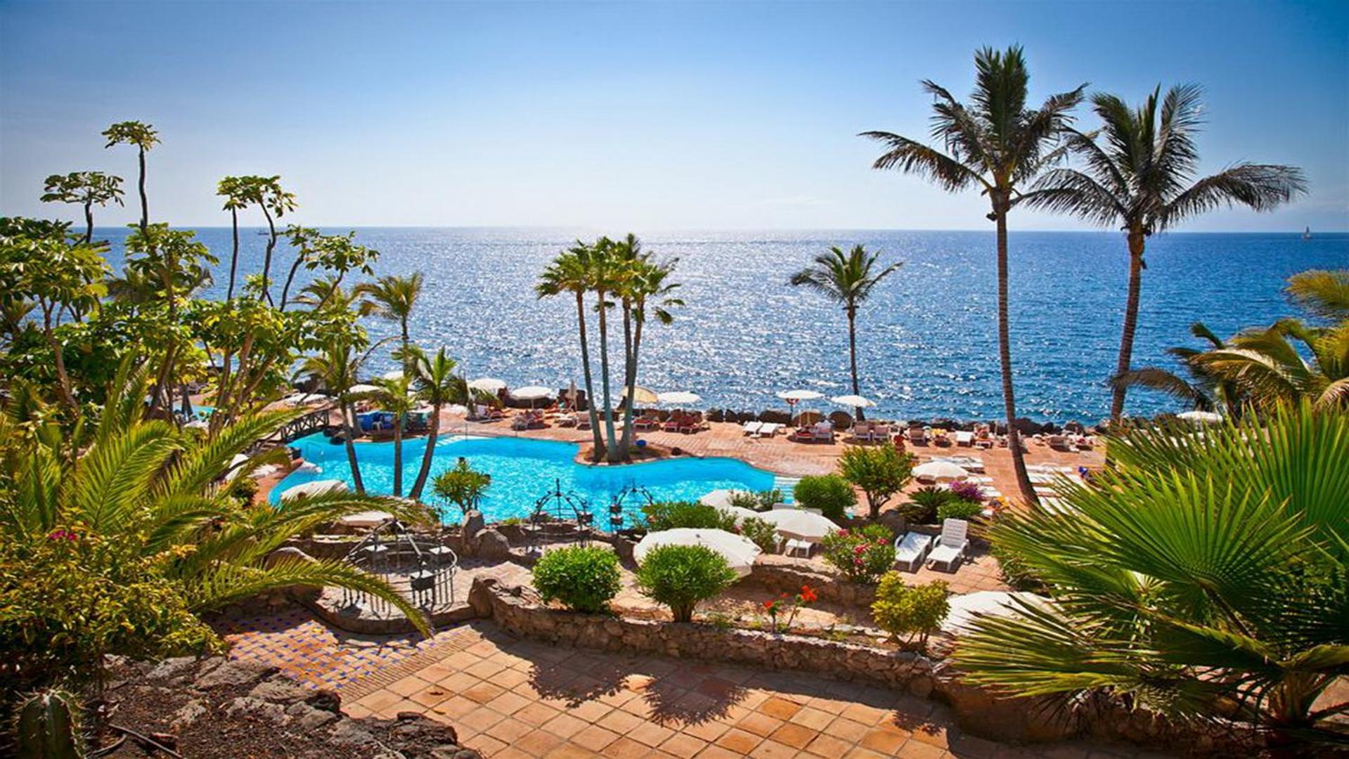 Las Americas 2 Bedroom Oceanview apartment view 4