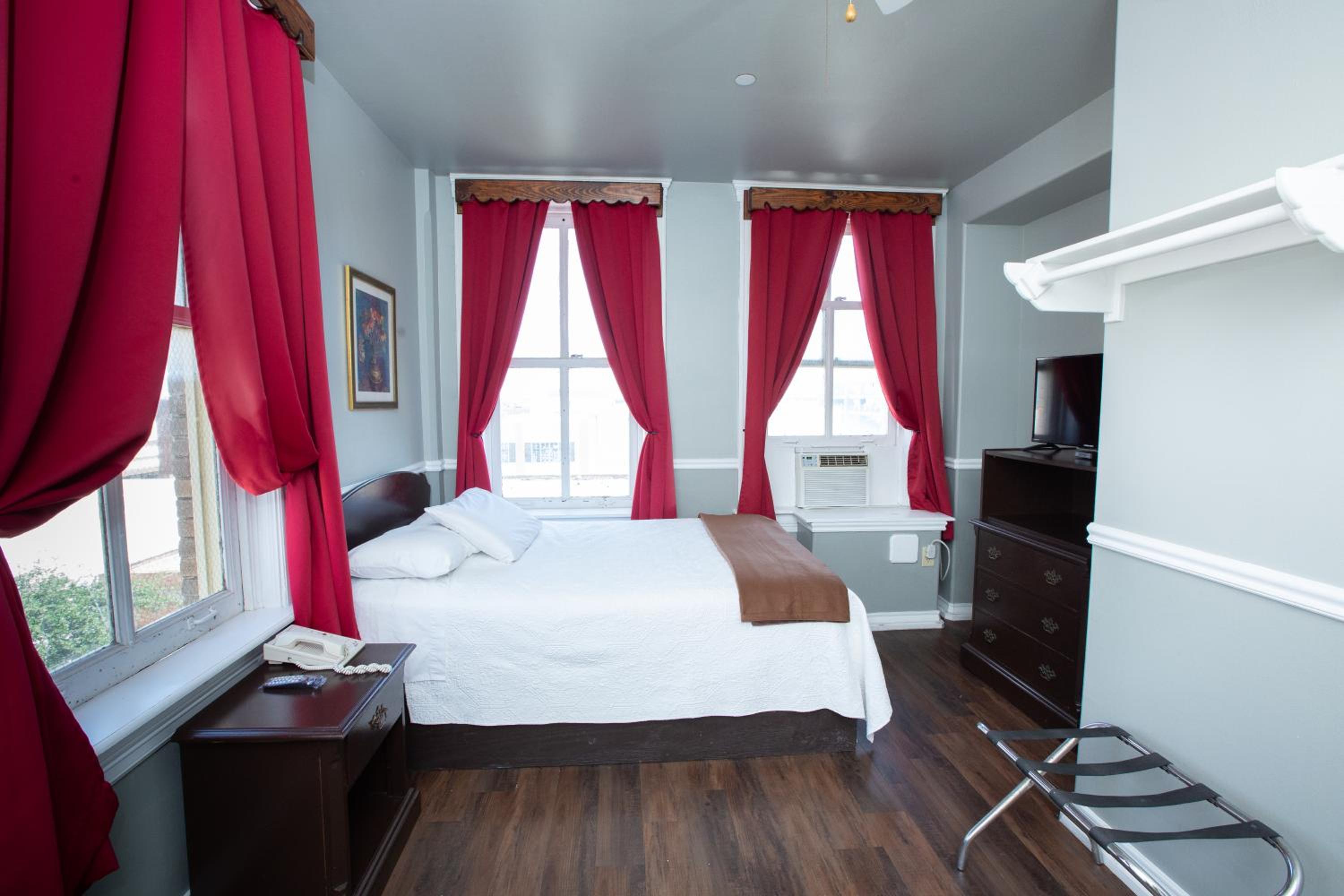 The Rialto Hotel view 3