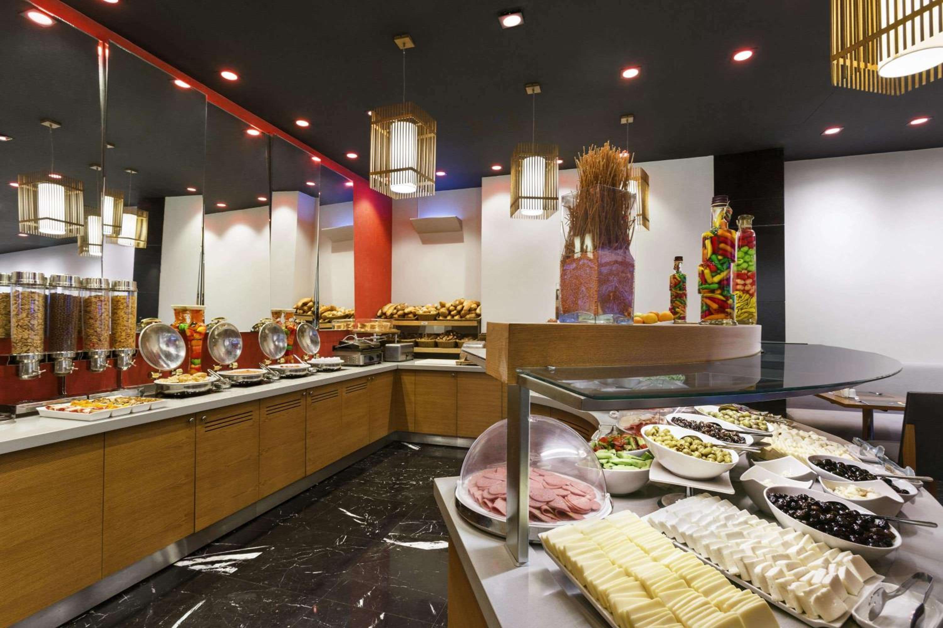 Ramada Encore by Wyndham İzmir - Image 31