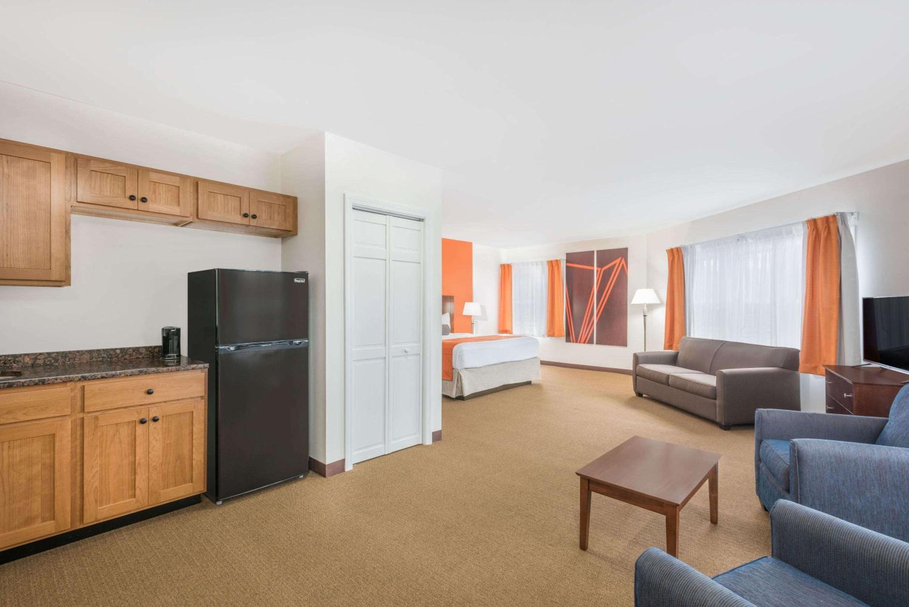 Quincy Vacations - Howard Johnson by Wyndham Quincy/ Boston - Property Image 31
