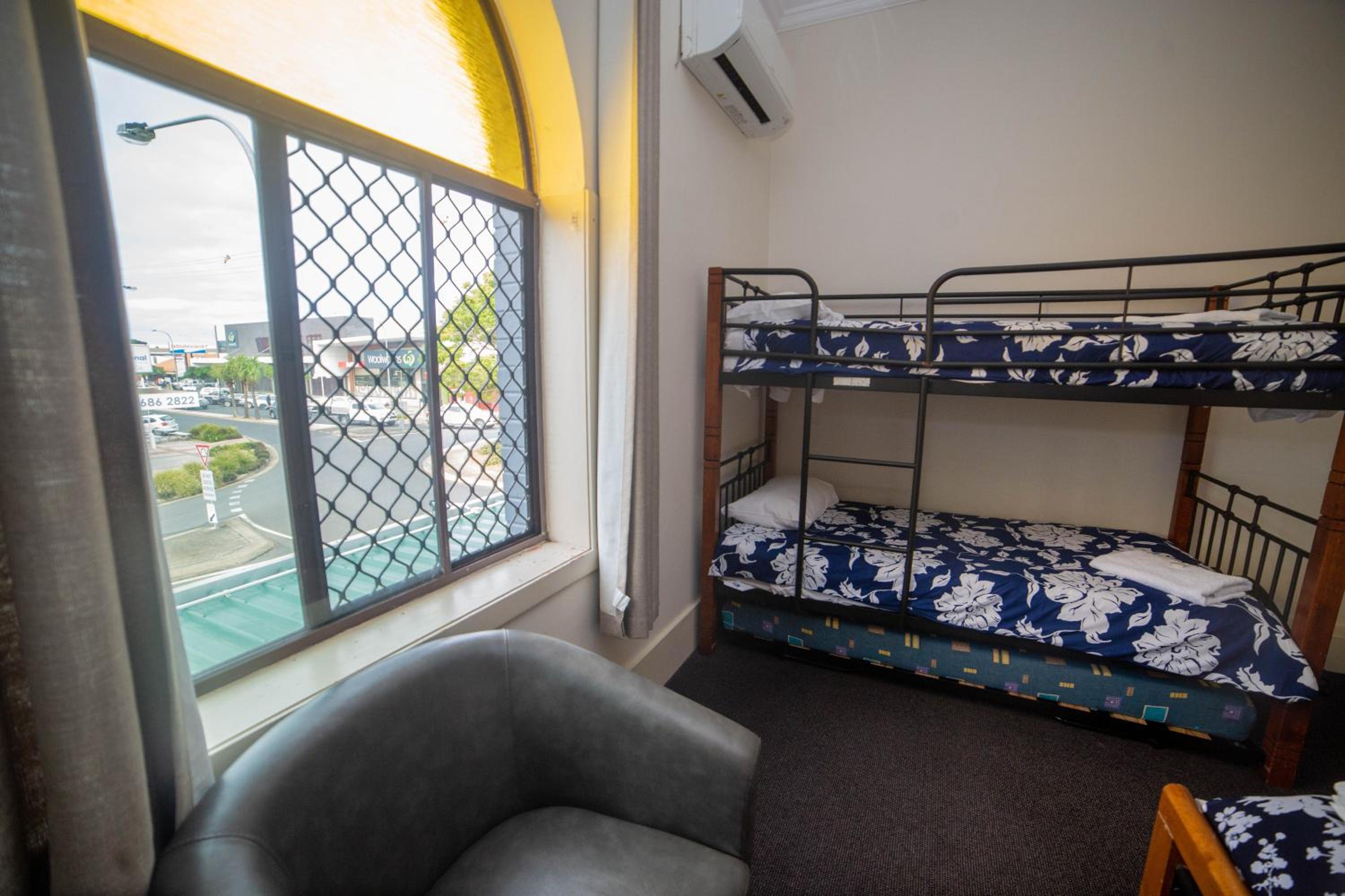 Australian Hotel
