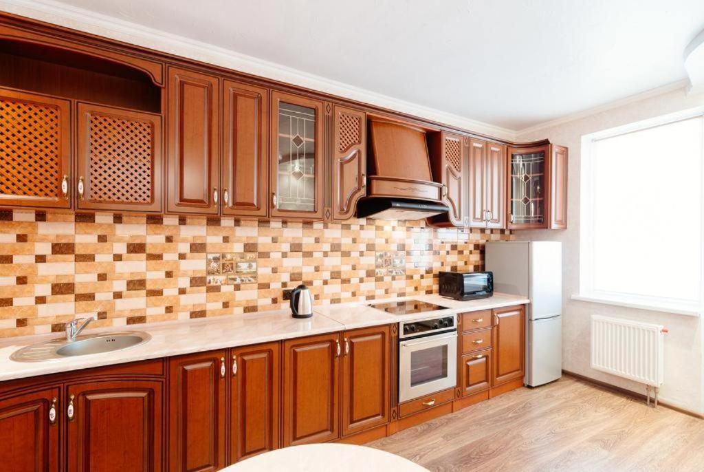 LuxCityApart on Olievskaya view 3