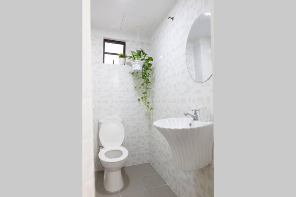 Omar's Place 2