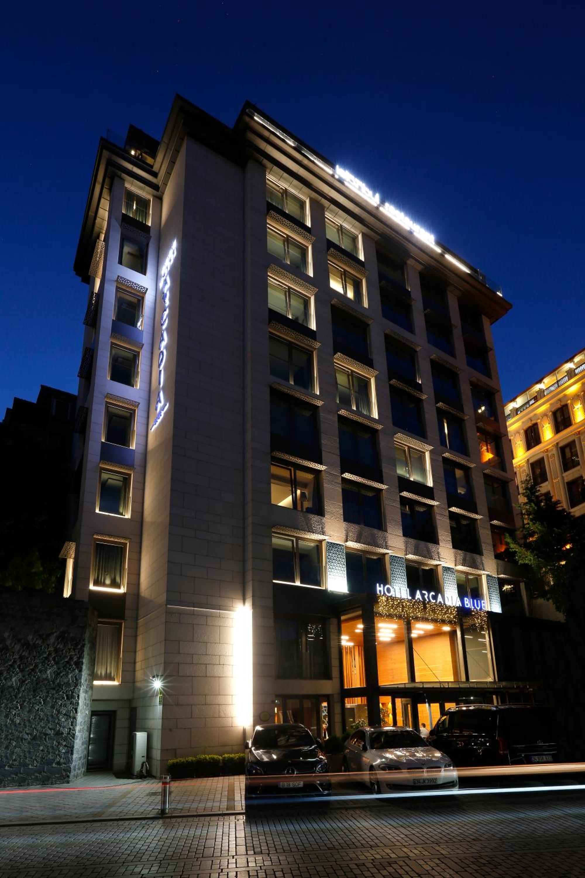 Hotel Arcadia Blue Istanbul - Image 1