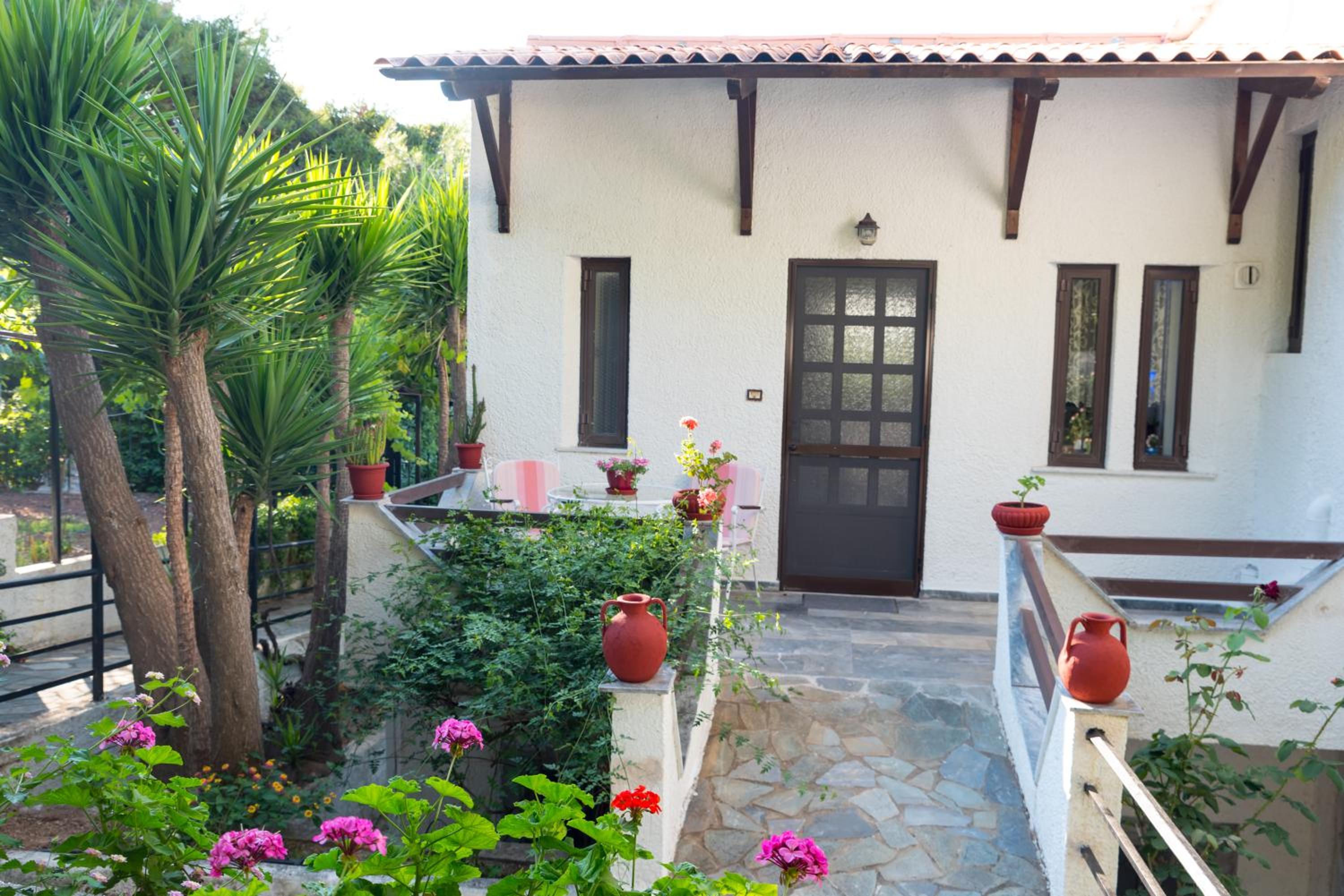 ILIOCHARI sea view apartments Oropos - Kalamos view 4