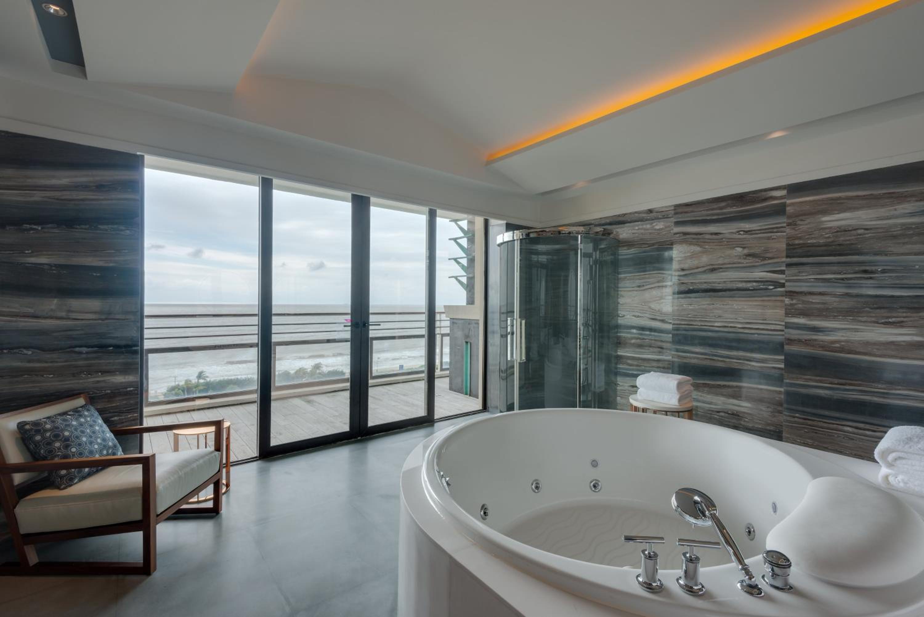 Crowne Plaza Hailing Island by IHG