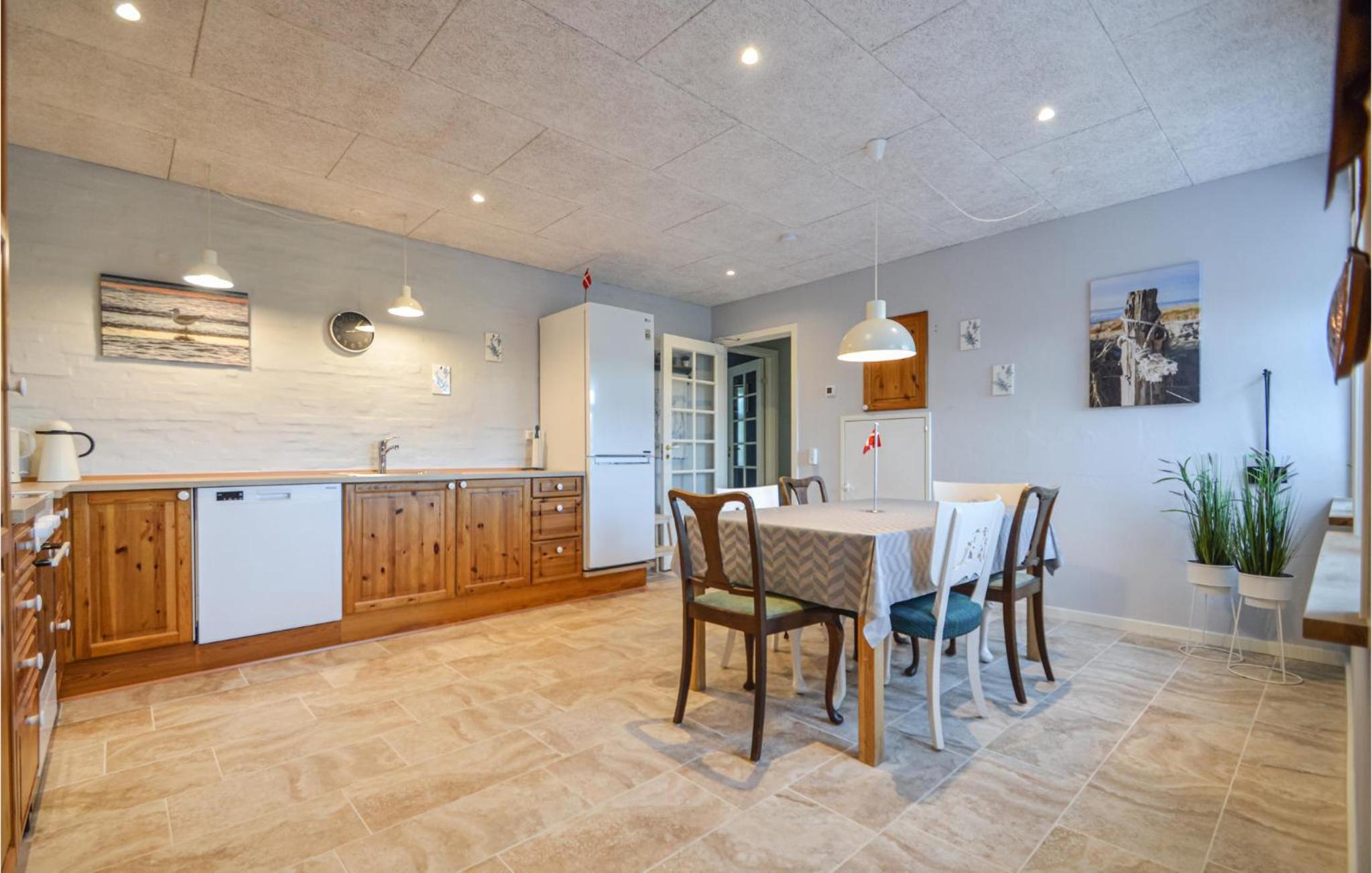 Lovely Home In Rømø With Kitchen