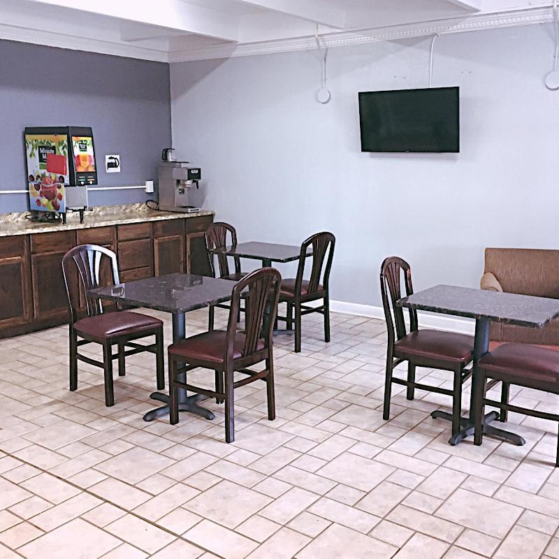 Travelers Inn Elizabethton, photo 20