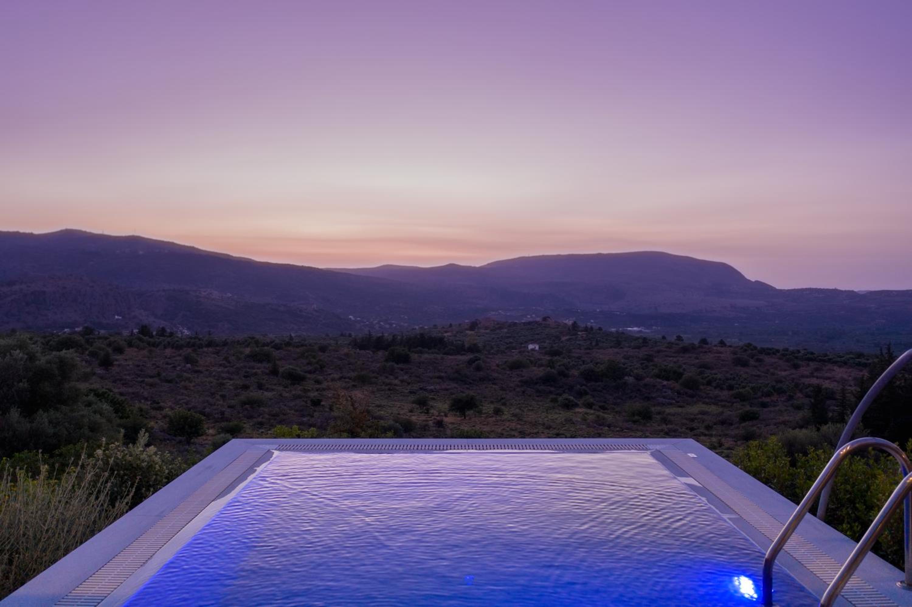 Kaminia Villa