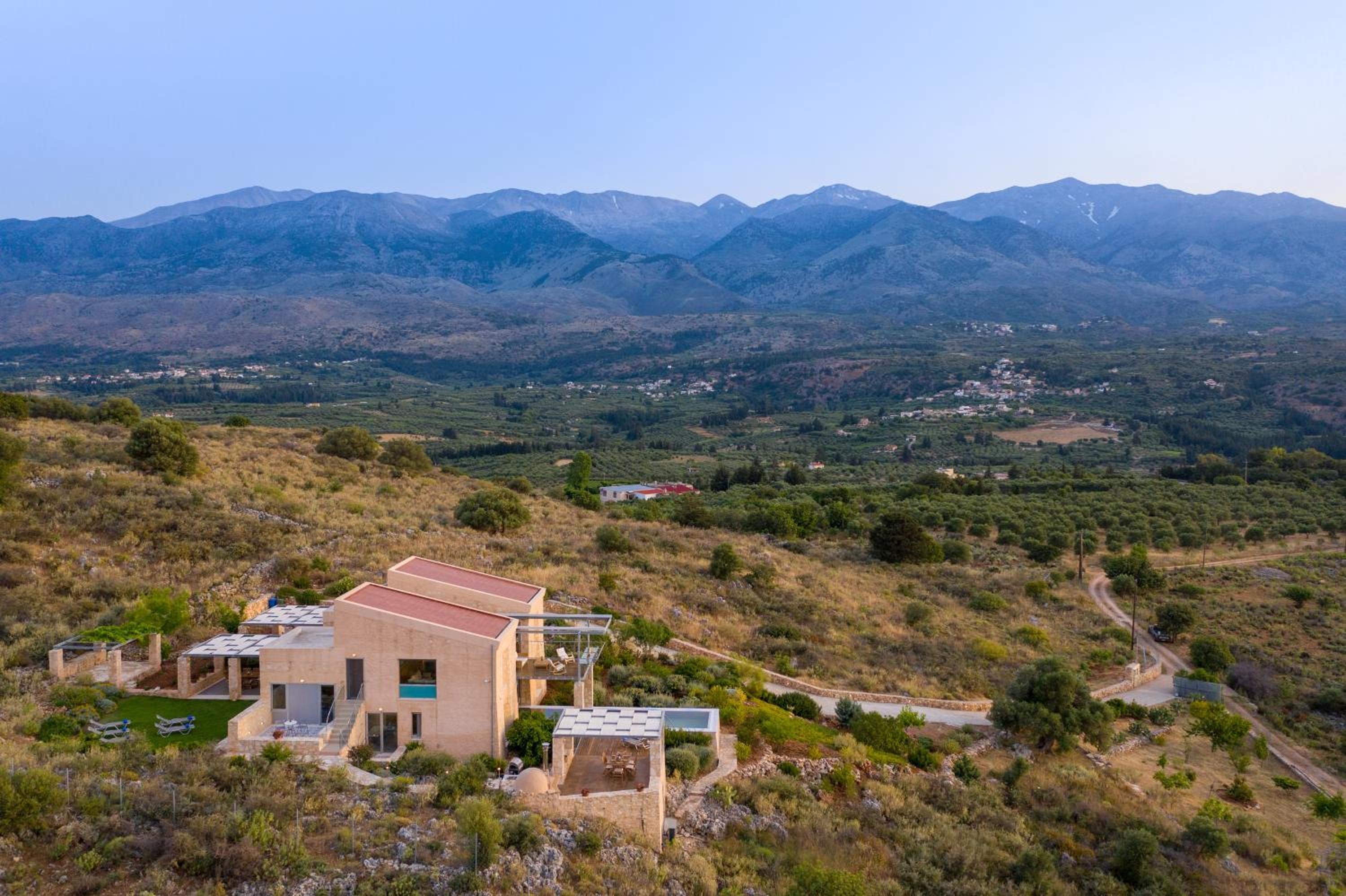 Kaminia Villa