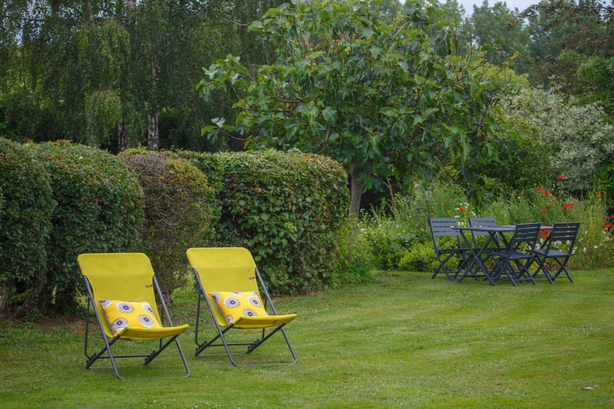 LE CLOS POULAIN Chambres d'Hôtes de charme au calme proche Bayeux et Gîtes cosy pour 2